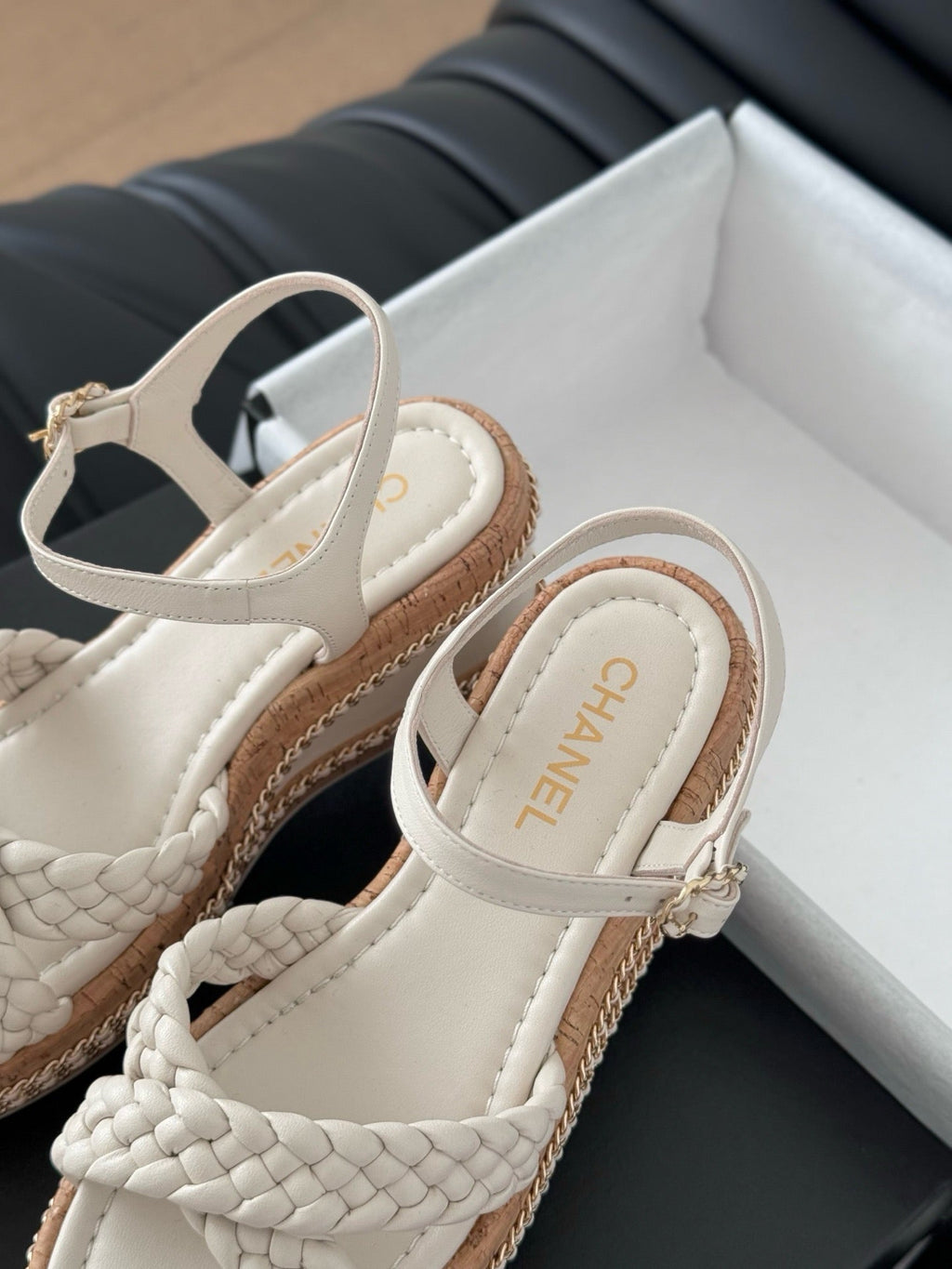 SE1586 Chanel Sandals / Size5-11