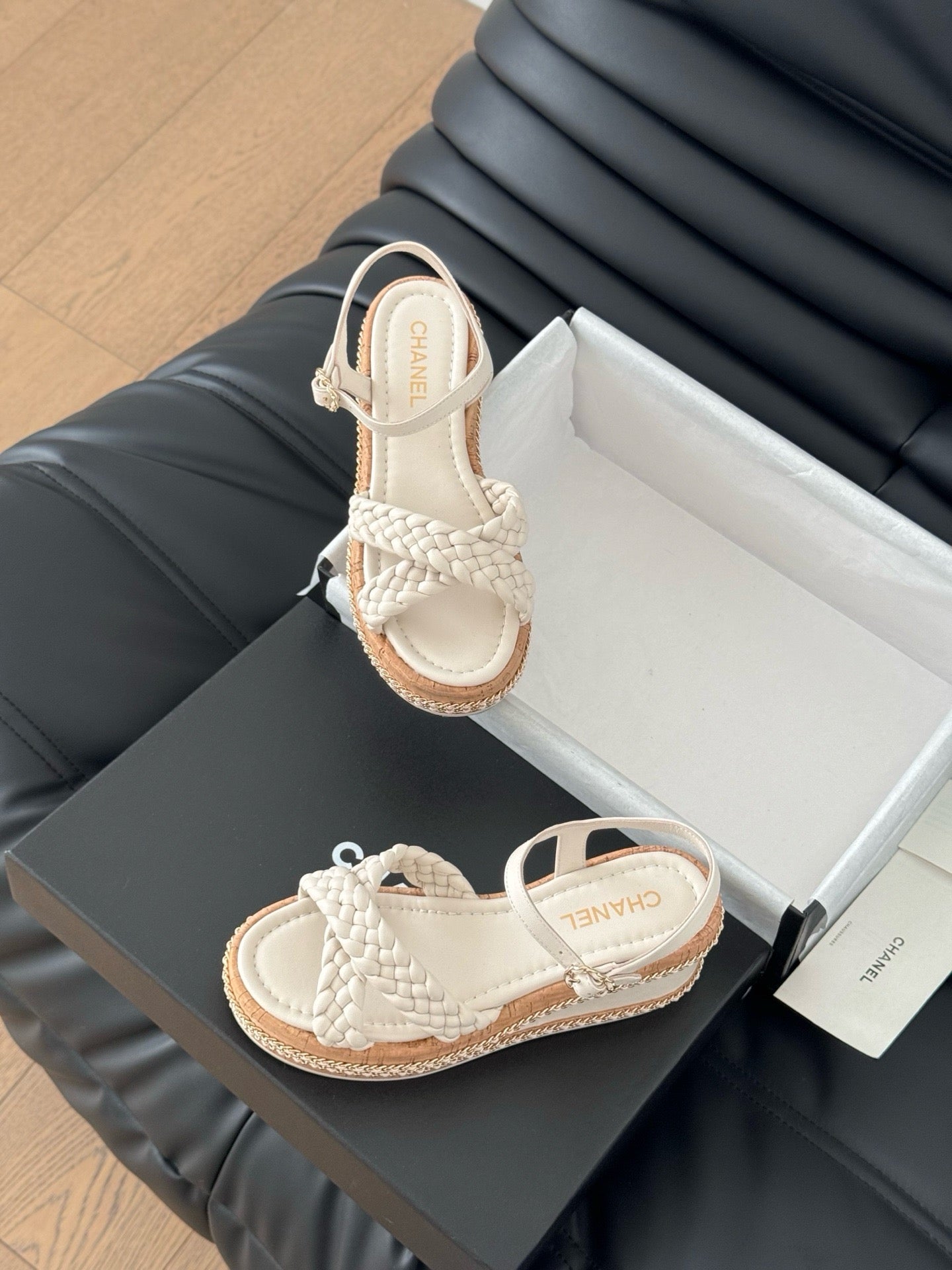 SE1586 Chanel Sandals / Size5-11