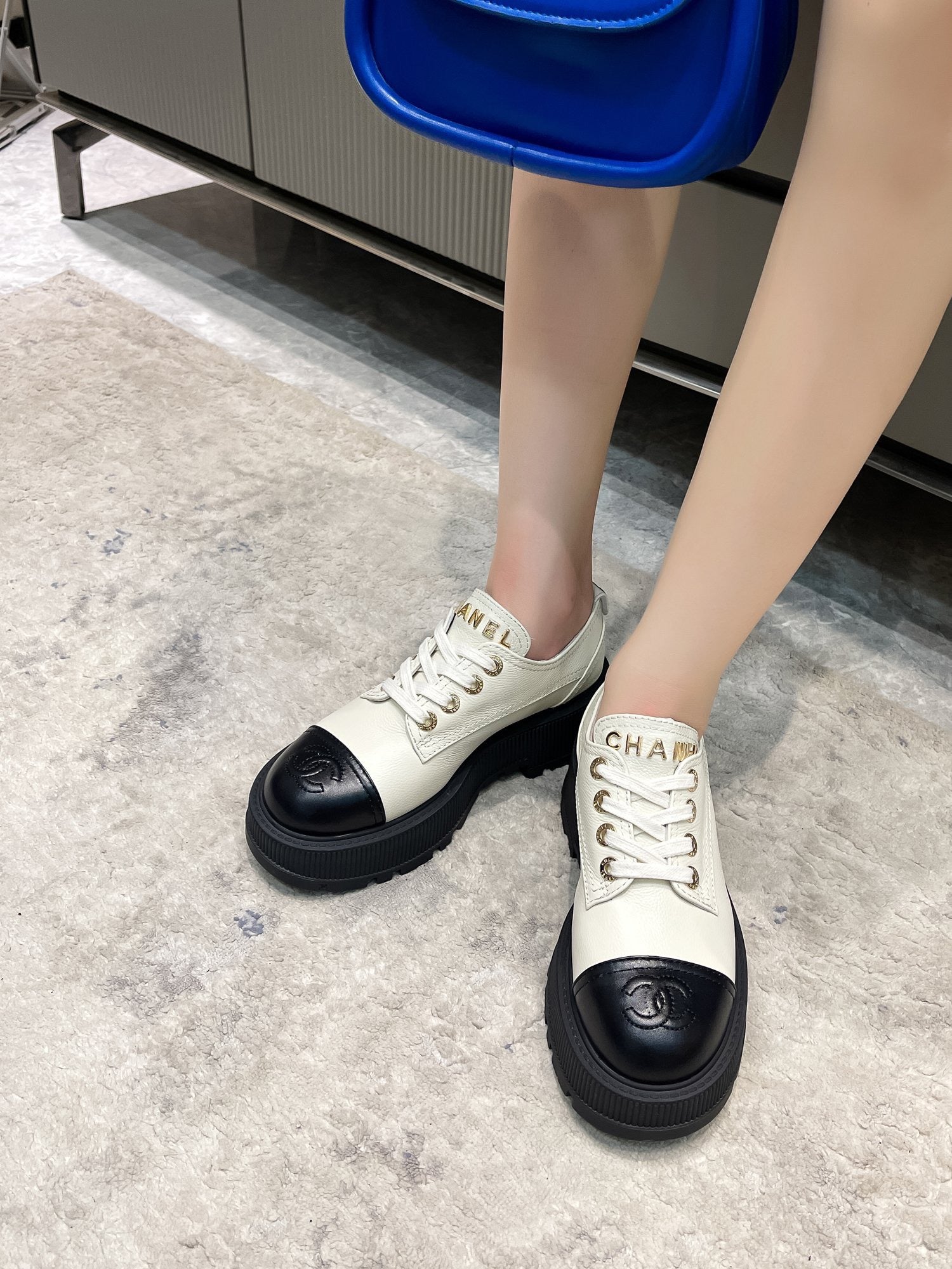 SE1203 CC Lace-Up Shoes