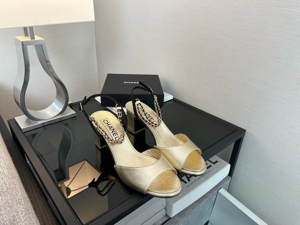 SE1598 Chanel Sandals / Size5-10