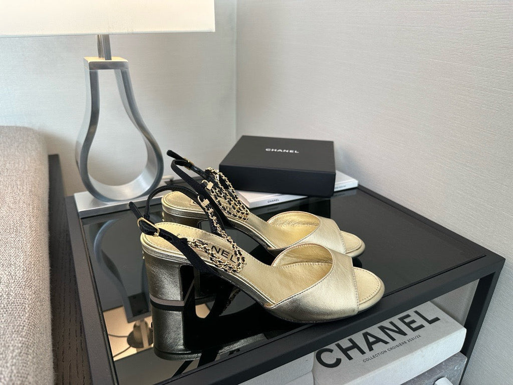 SE1598 Chanel Sandals / Size5-10