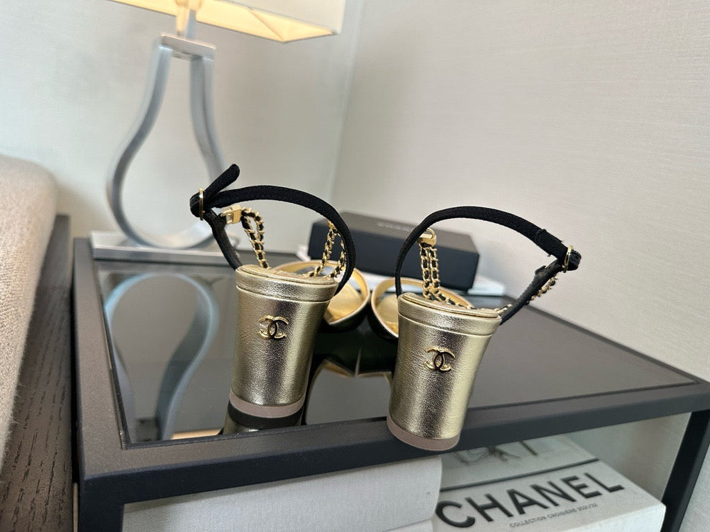 SE1598 Chanel Sandals / Size5-10