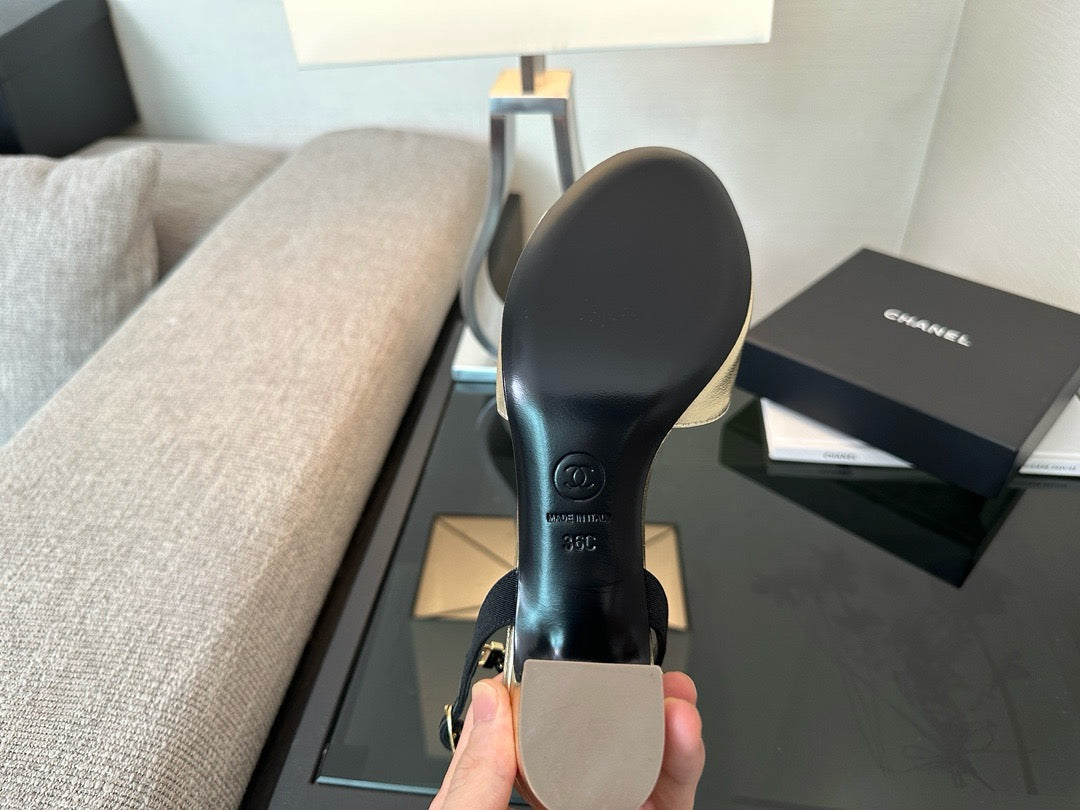 SE1598 Chanel Sandals / Size5-10