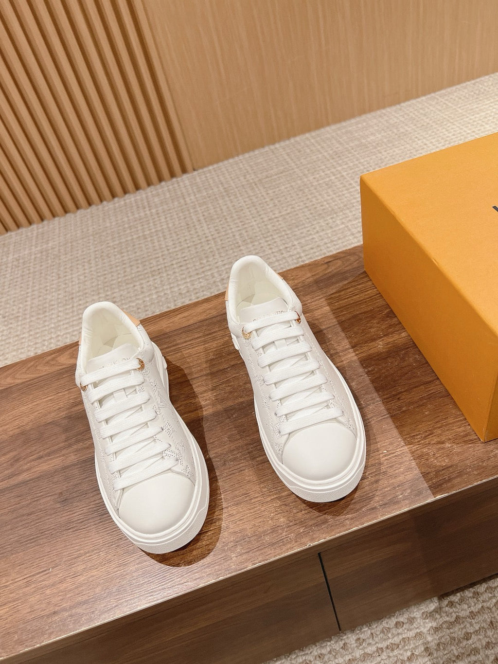 SE1727 LV Time Out Sneaker / Size5-11