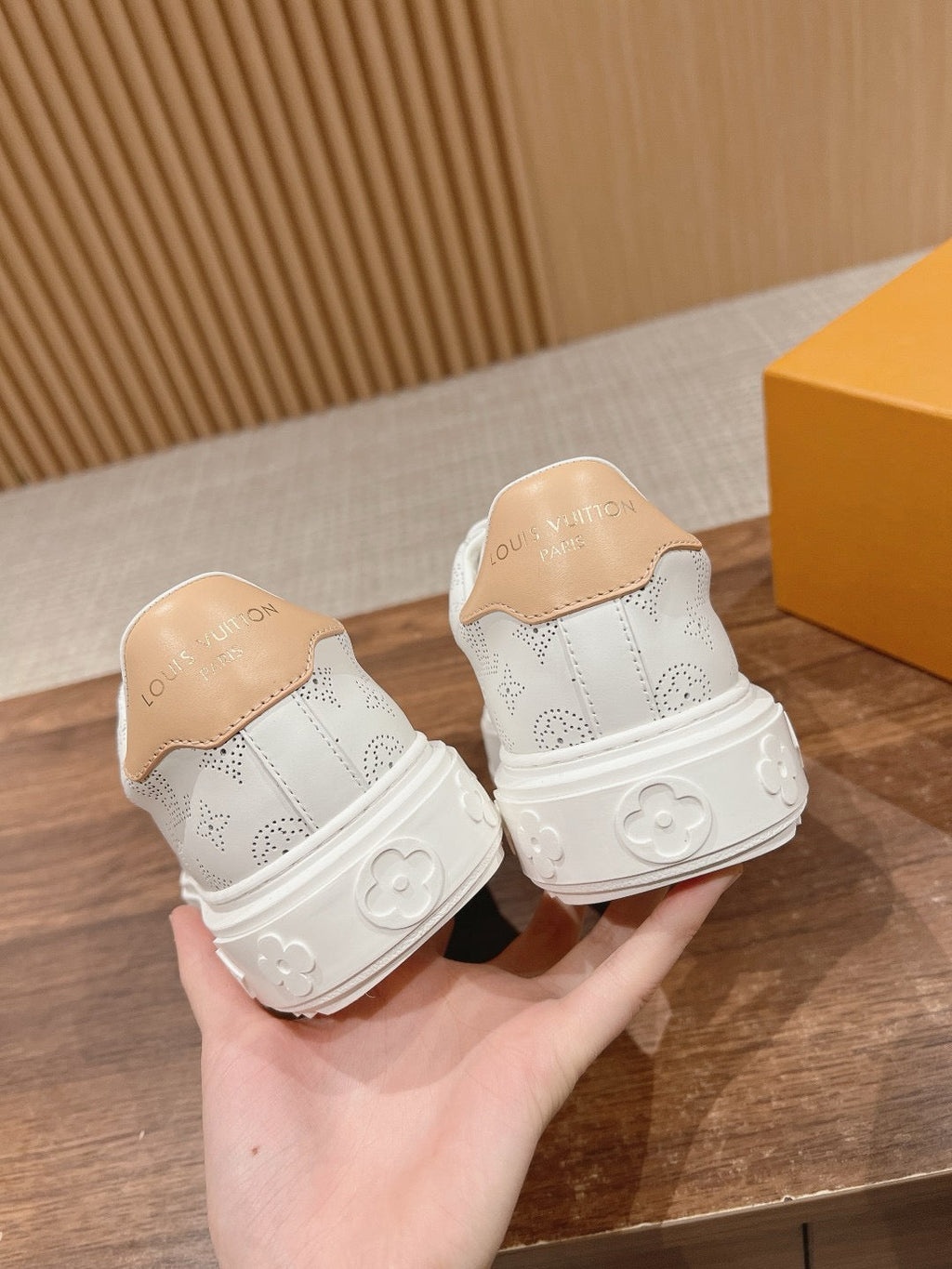 SE1727 LV Time Out Sneaker / Size5-11