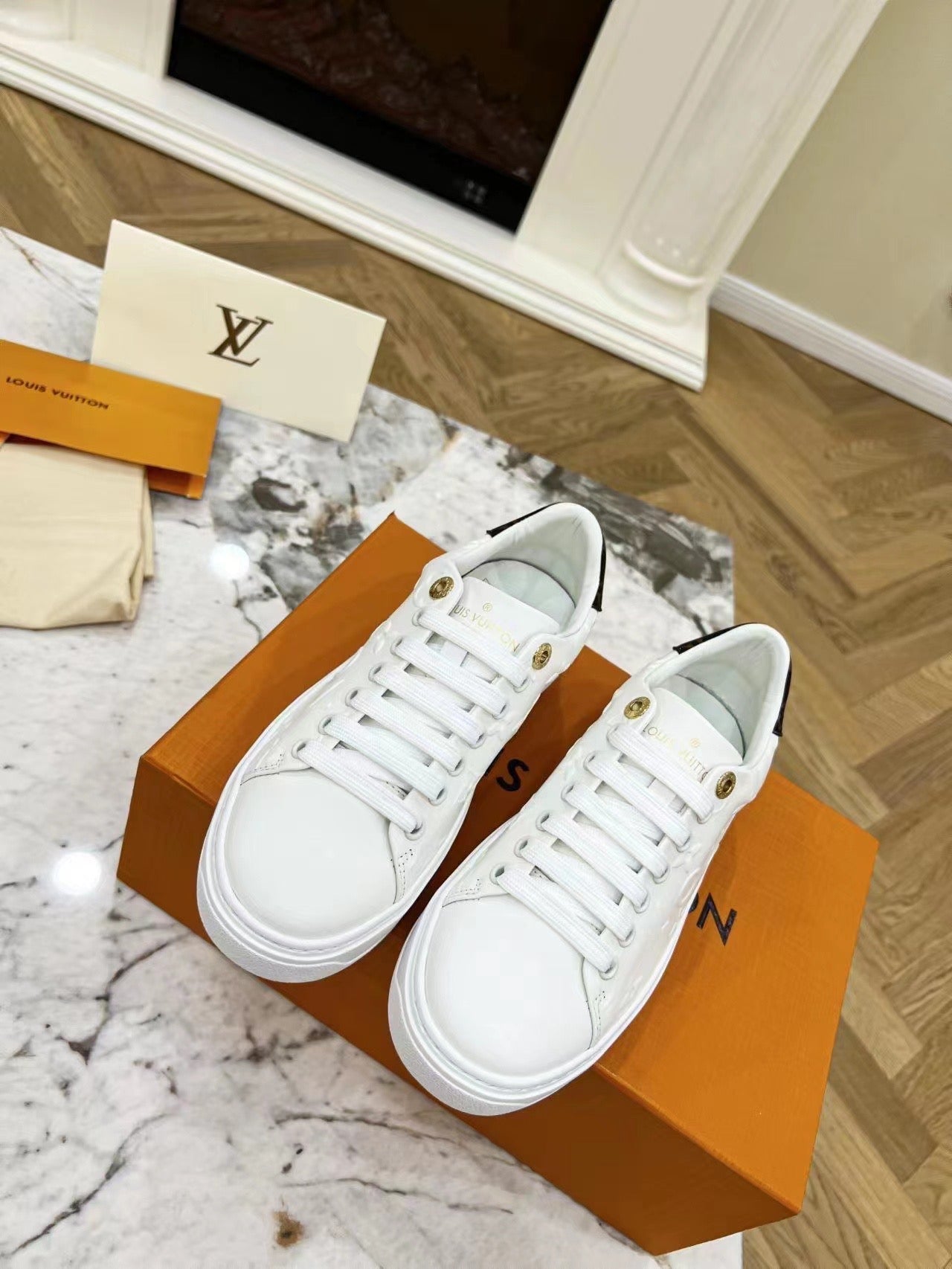 SE1043 LV Time Out Sneaker / Size4-11