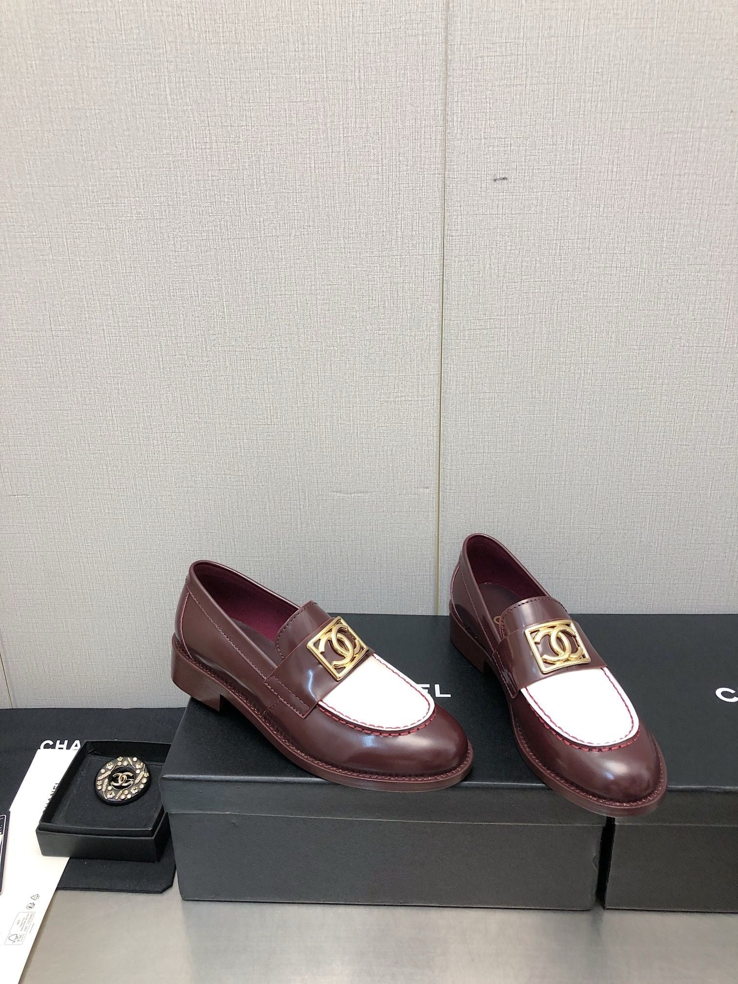 SE1601 Chanel Moccasins / Size5-10