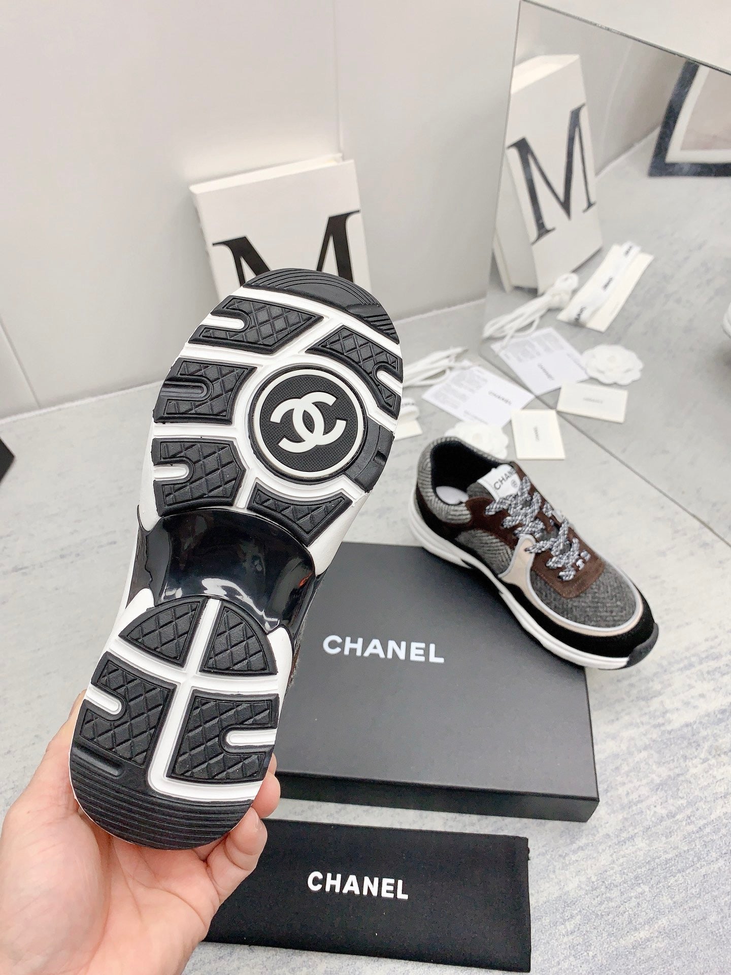 SE1001 CC Sneakers / Size5-10