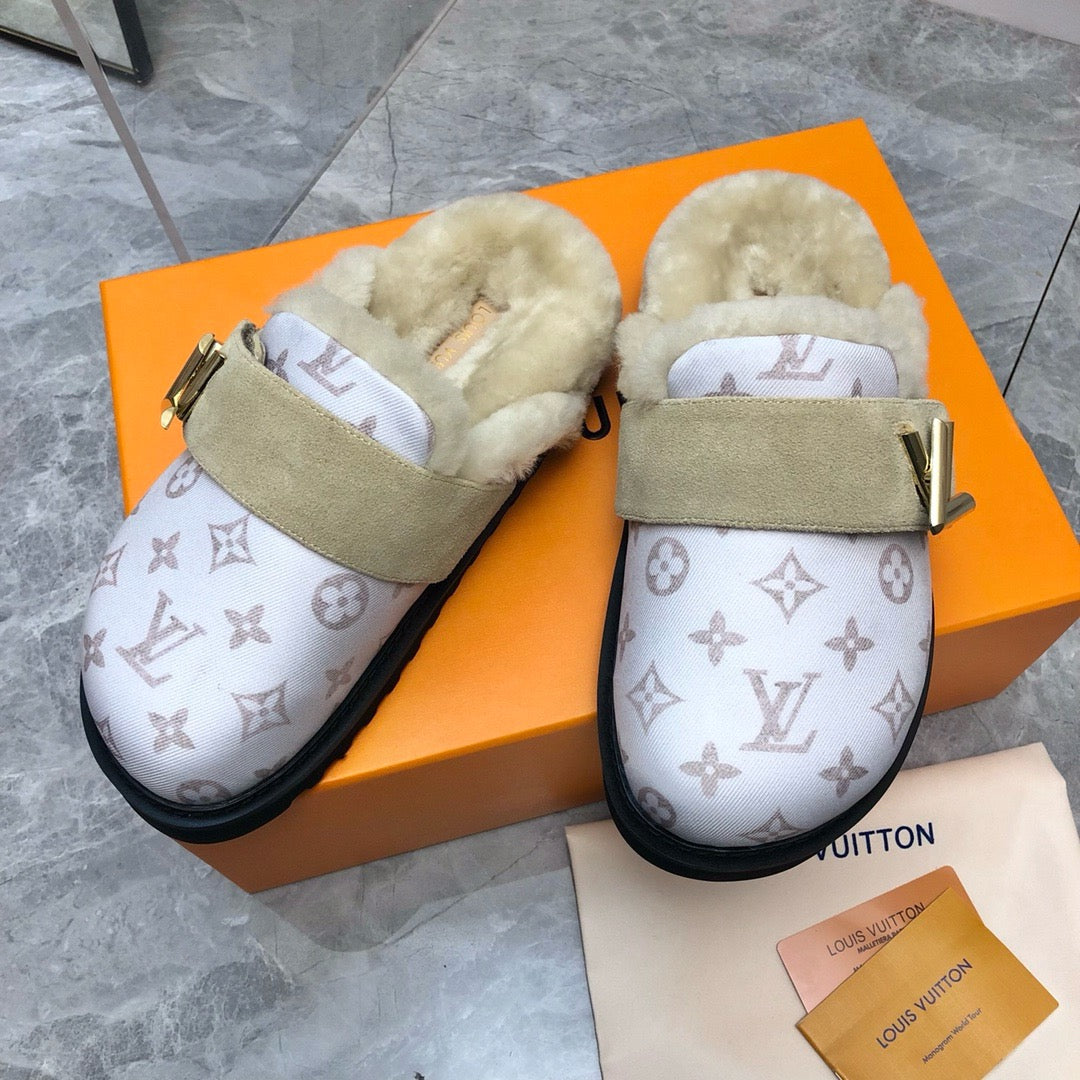 SE1524 LV Cosy Flat Comfort Clog / Size5-10