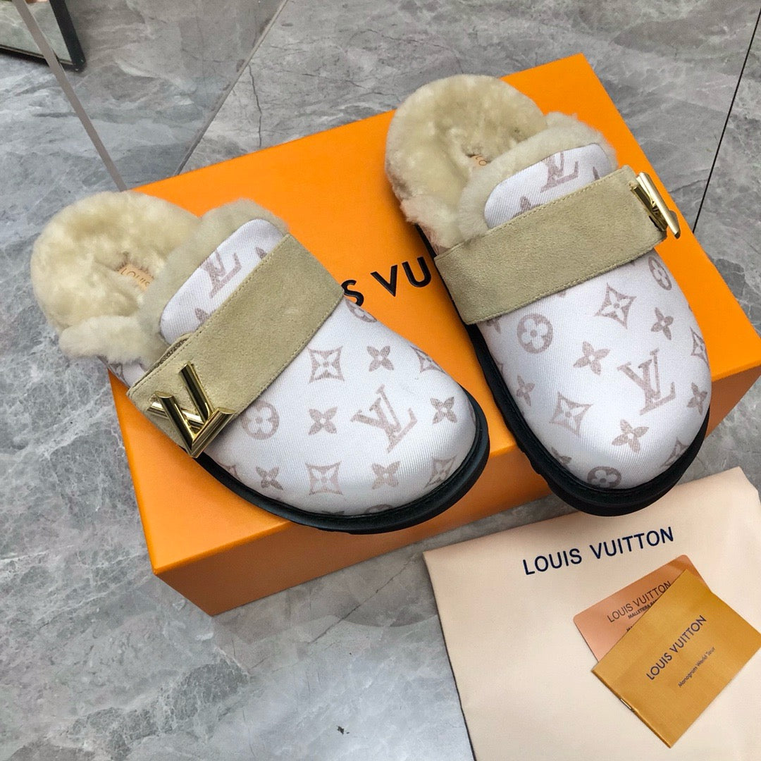 SE1524 LV Cosy Flat Comfort Clog / Size5-10