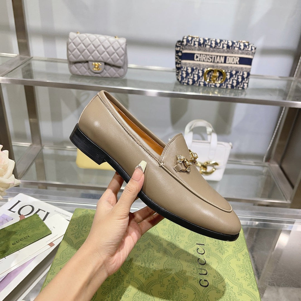 SE1209 Women's Gucci Jordaan Loafer / Size4-10