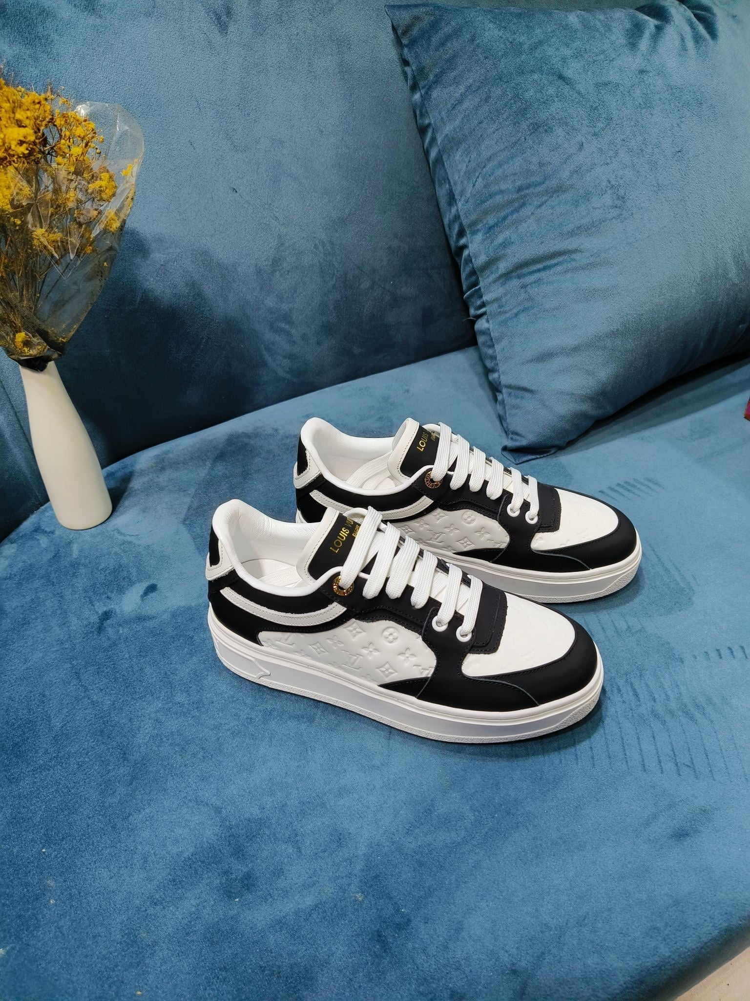 SE1213 LB Time Out Sneakers / Size4-11