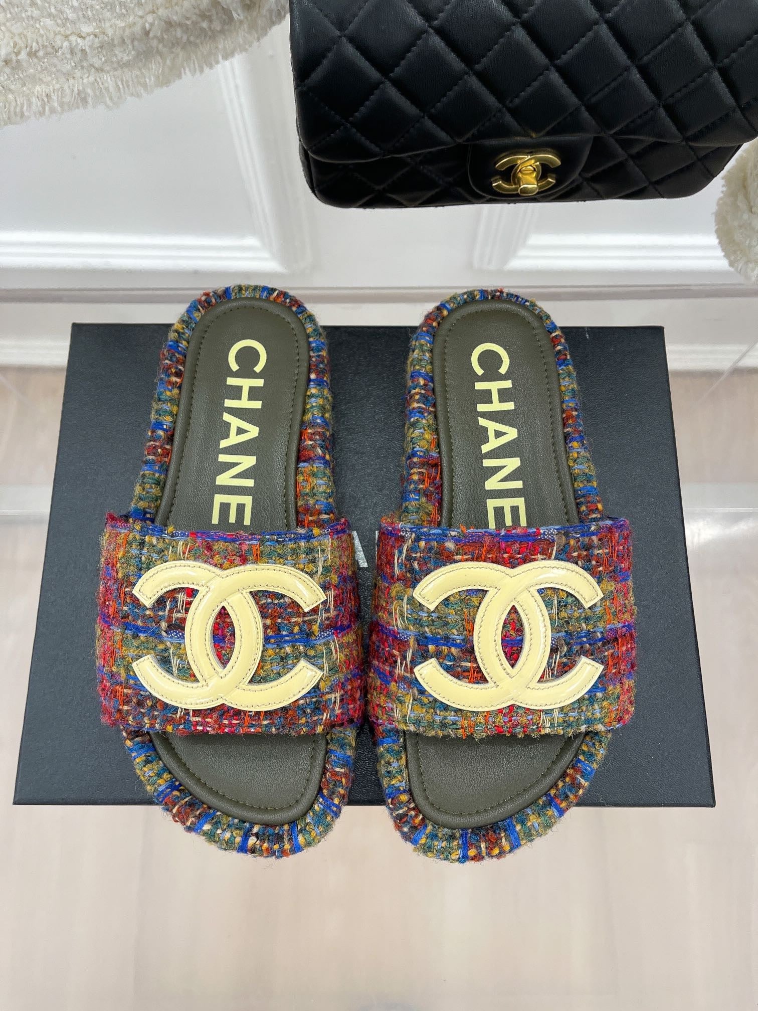 SE1018 CC Slippers / Size5-10