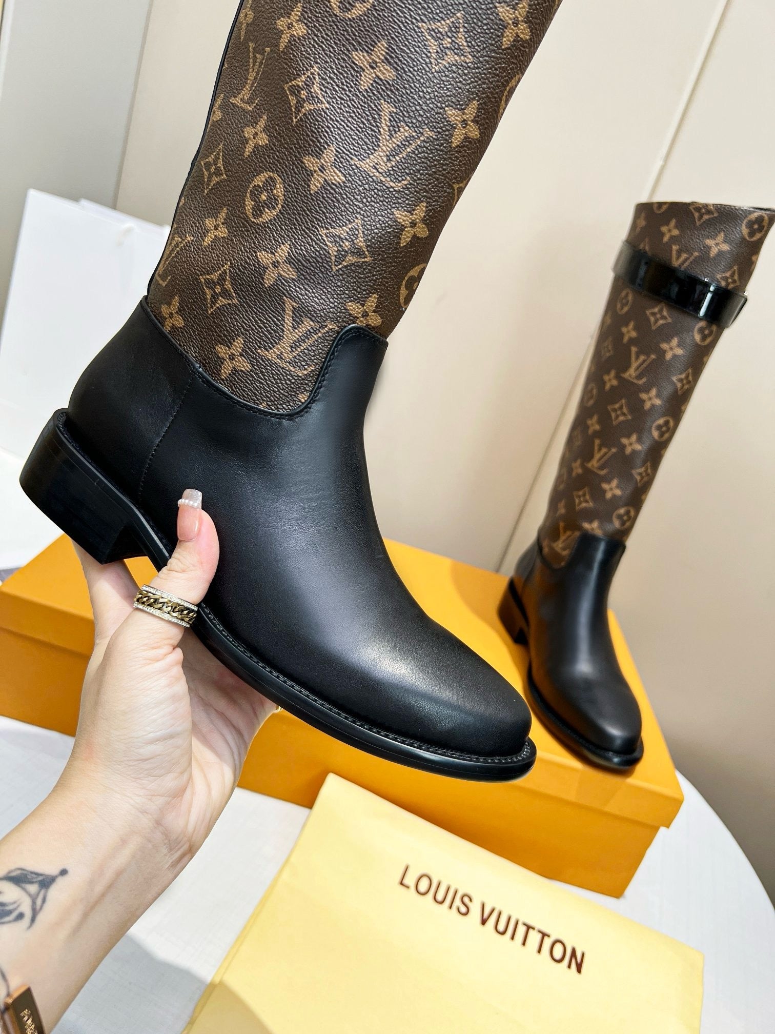 SE1476 LV Beaubourg High Boot / Size5-10