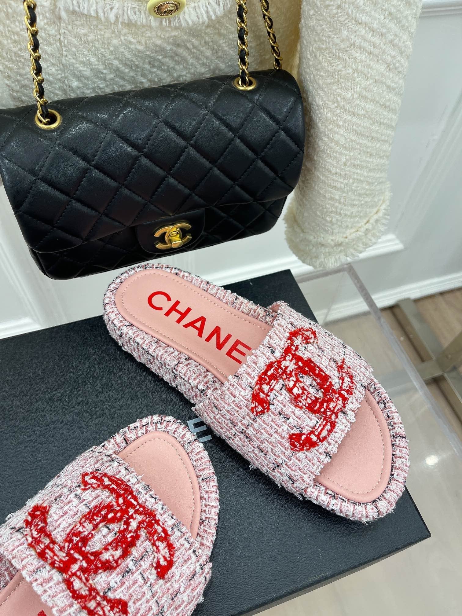 SE1020 CC Slippers / Size5-10