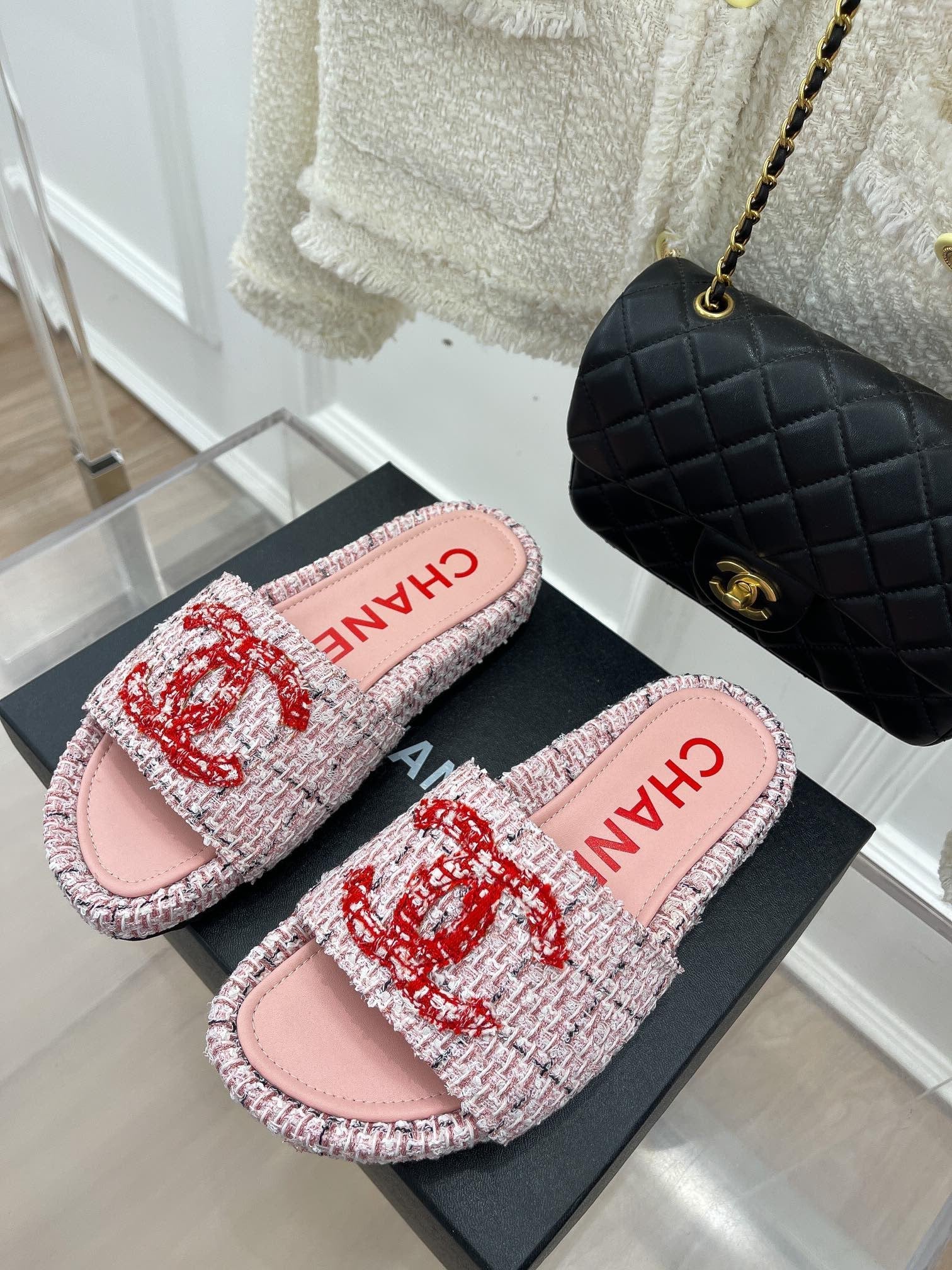 SE1020 CC Slippers / Size5-10