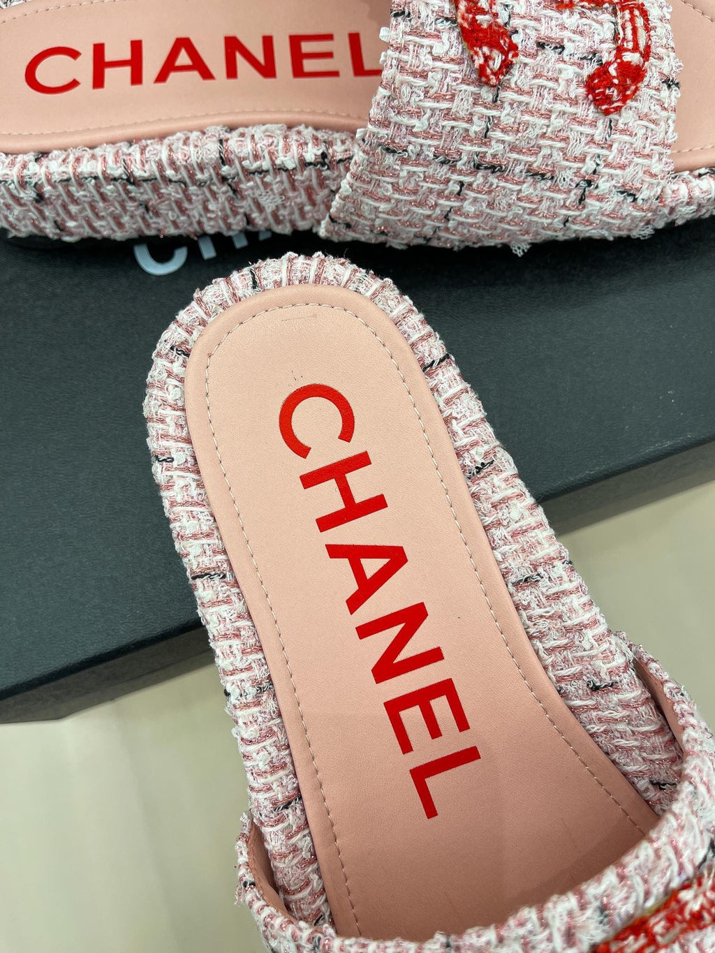 SE1020 CC Slippers / Size5-10