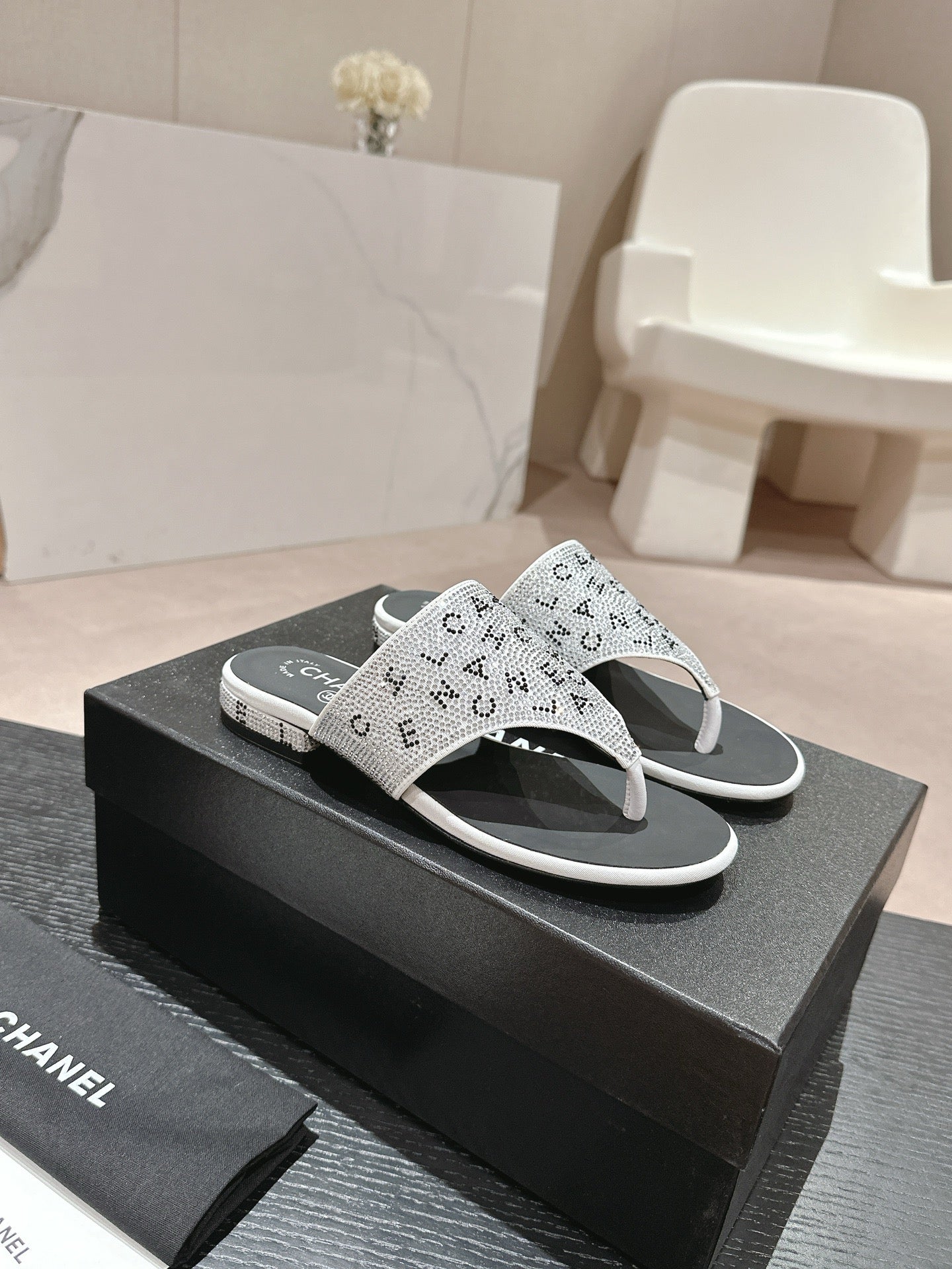 SE1343 CC Thongs / Size4-11