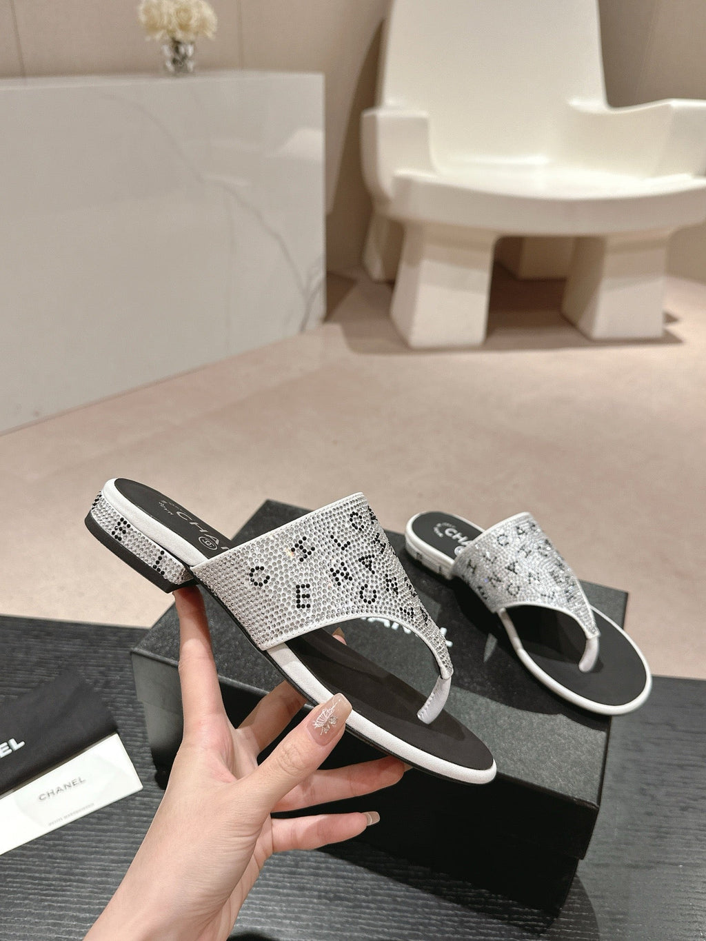 SE1343 CC Thongs / Size4-11