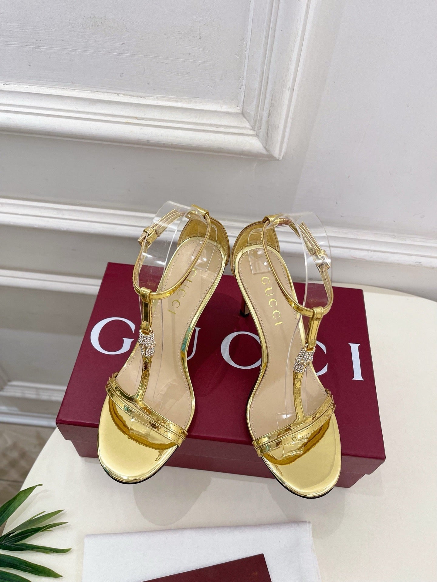 SE1669 Gucci Women's Sandal with Bamboo / Size5-11
