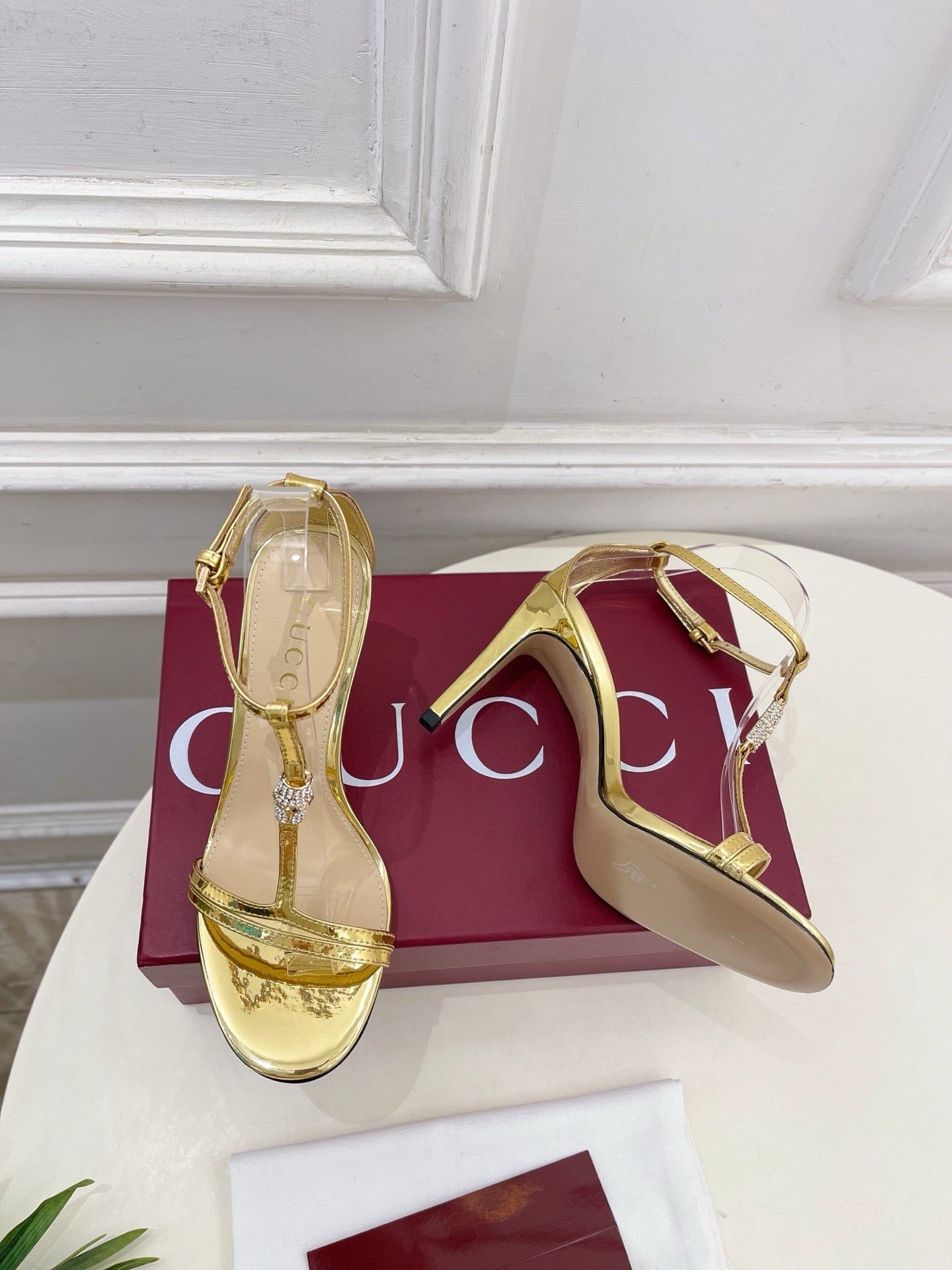 SE1669 Gucci Women's Sandal with Bamboo / Size5-11