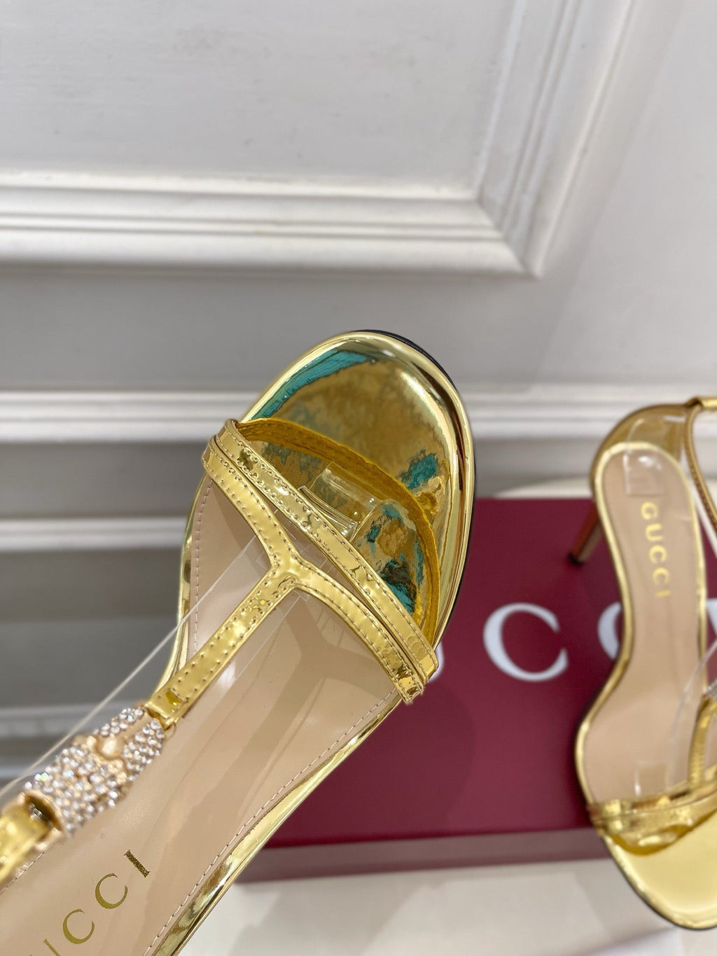 SE1669 Gucci Women's Sandal with Bamboo / Size5-11