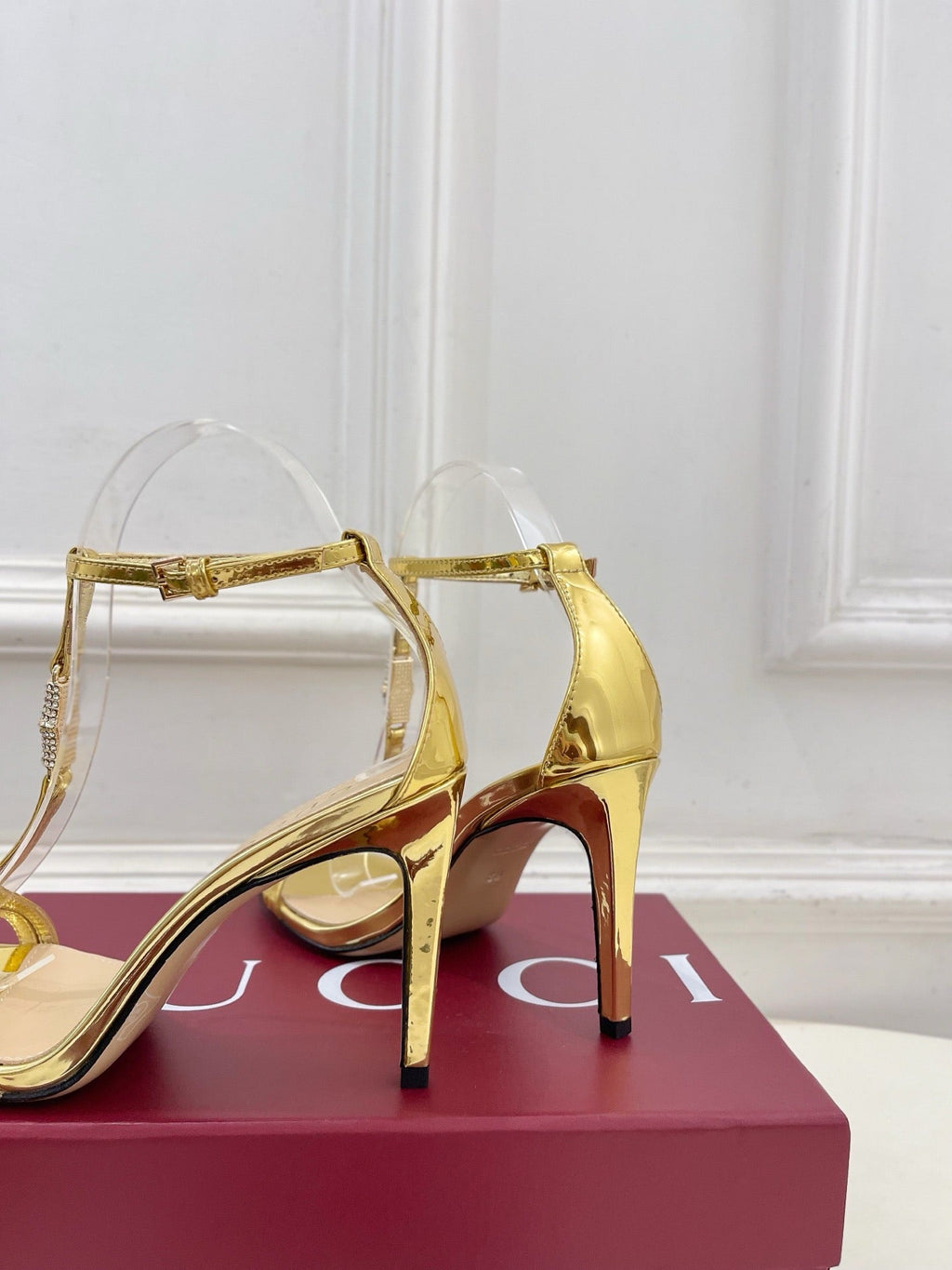 SE1669 Gucci Women's Sandal with Bamboo / Size5-11