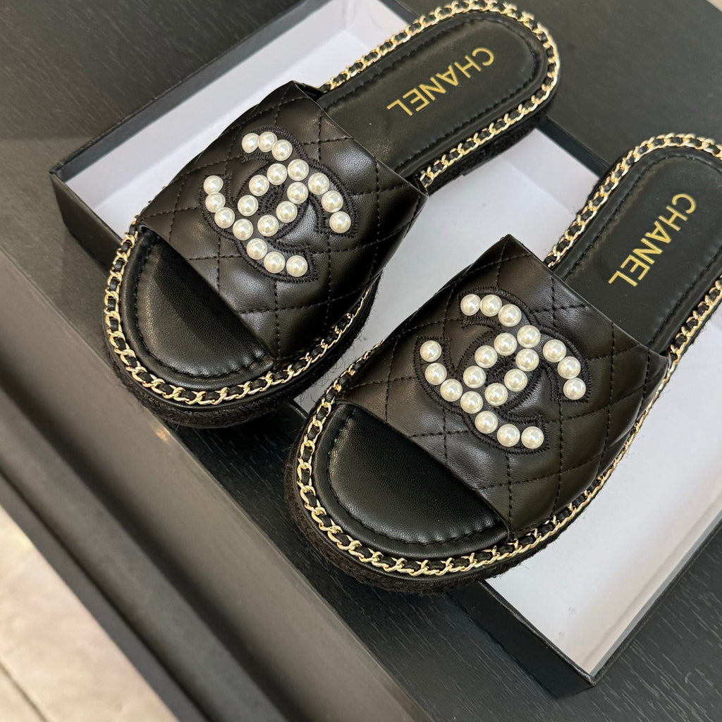 SE1672 Chanel Mules / Size5-11