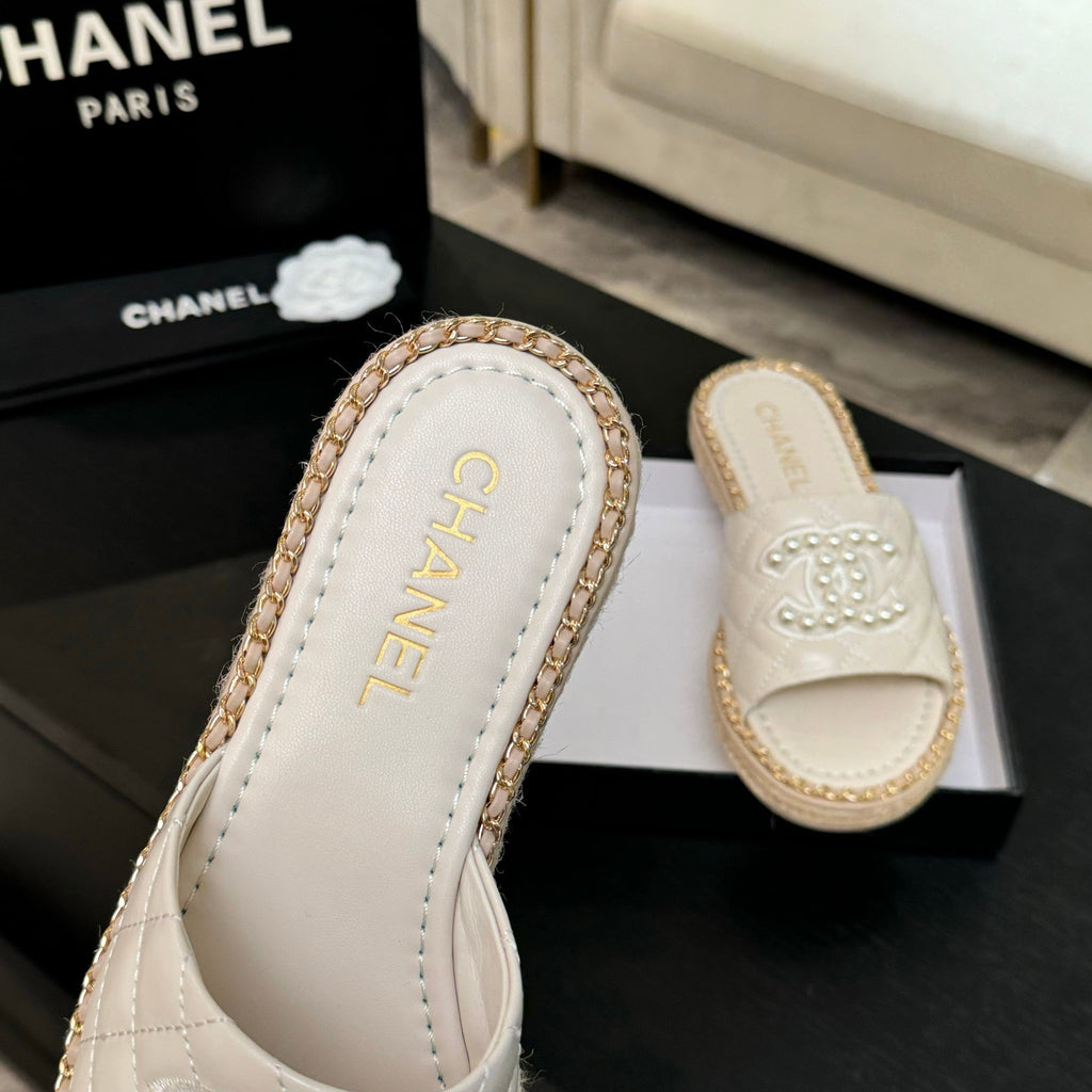 SE1672 Chanel Mules / Size5-11
