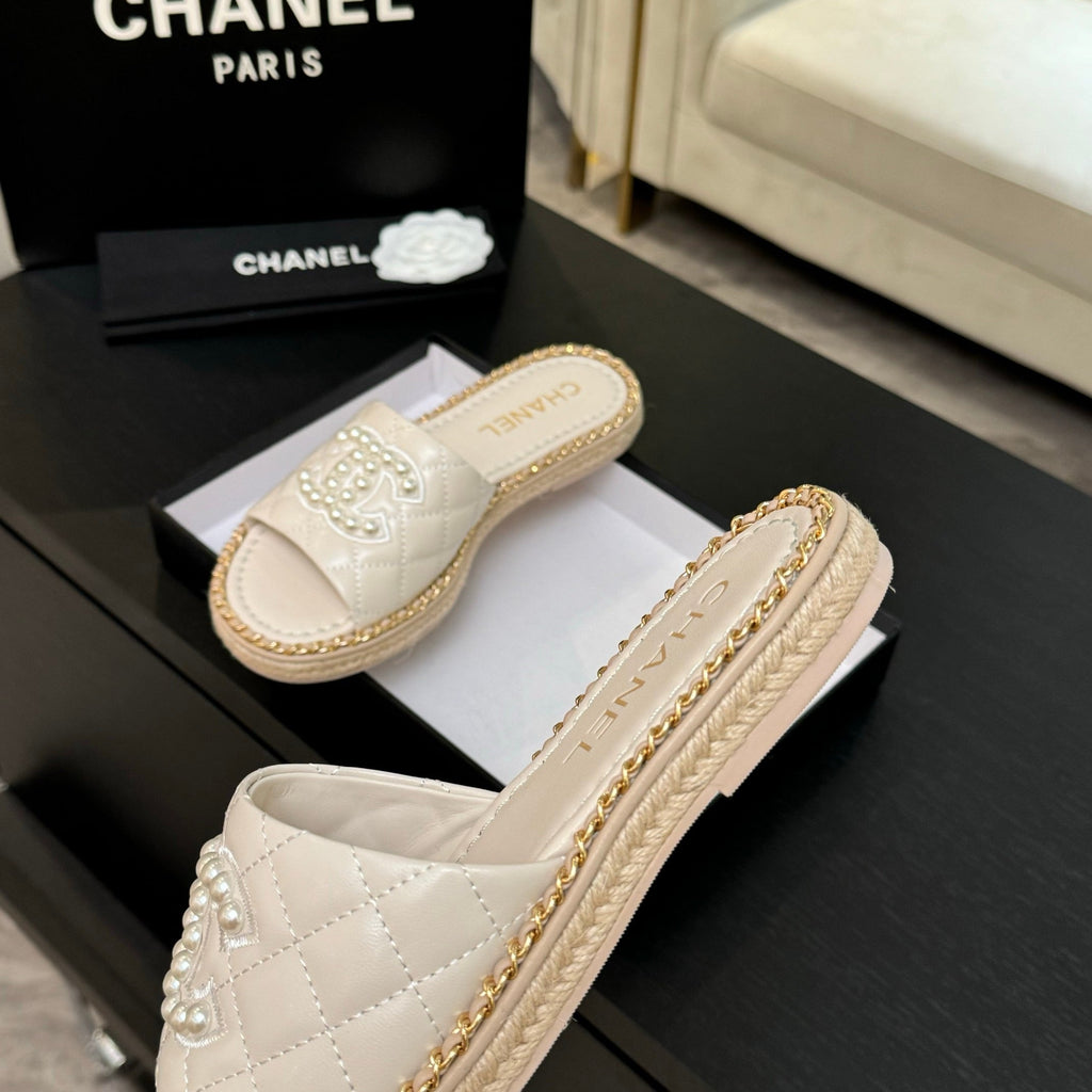 SE1672 Chanel Mules / Size5-11