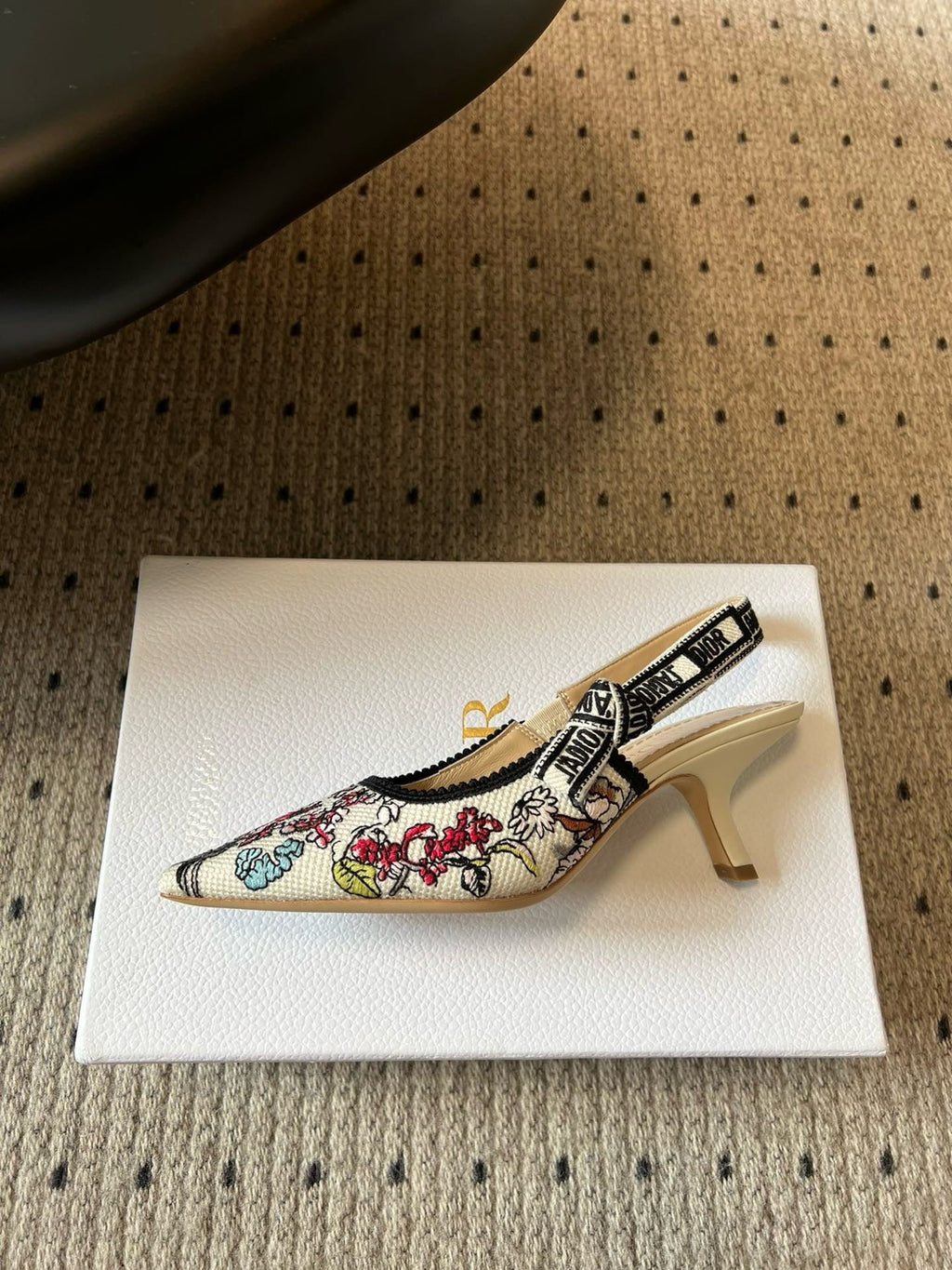 SE1673 J'Adior Slingback Flat/Pumps / Size5-11