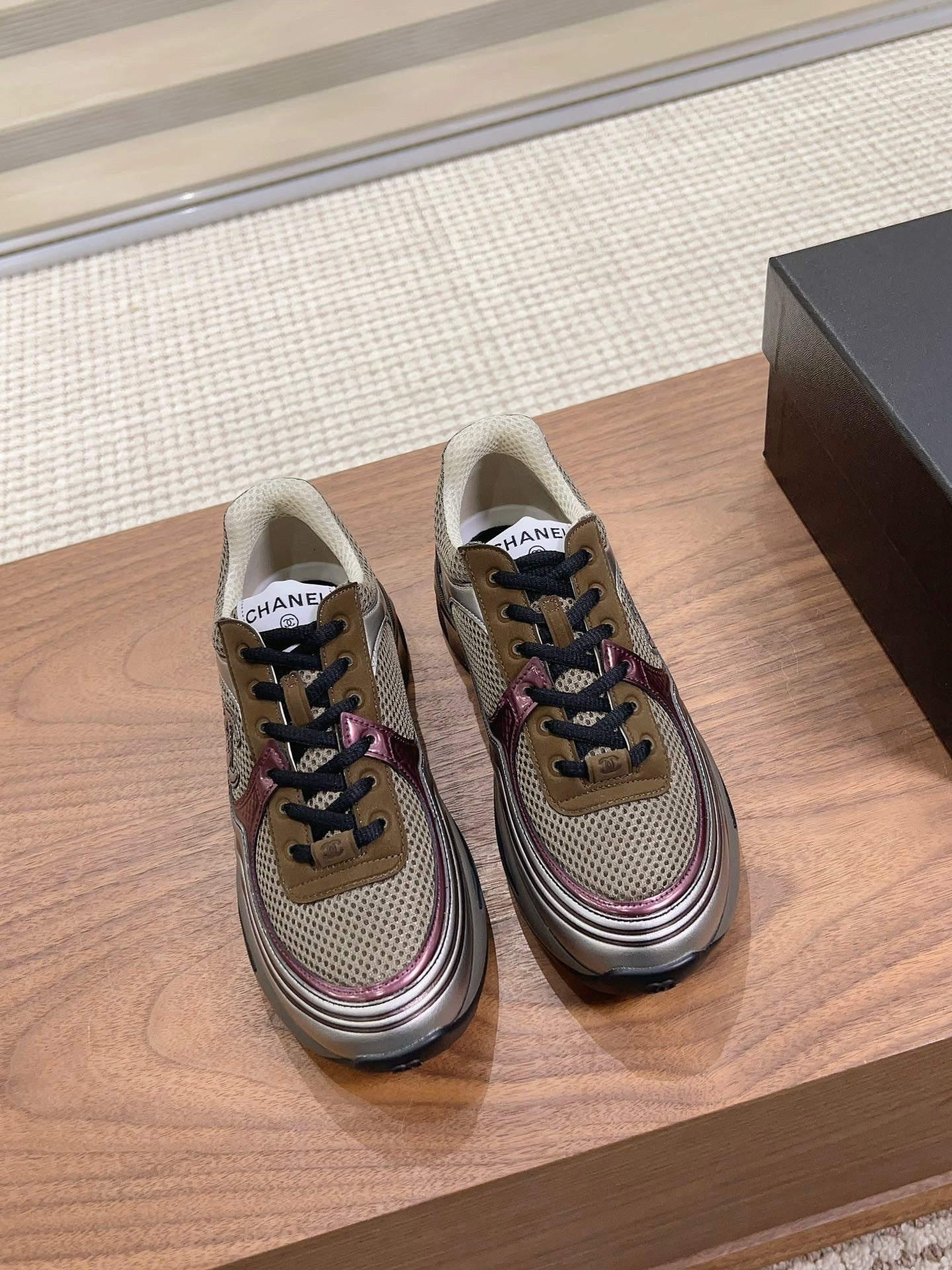 SE1226 CC Sneakers / Size5-10