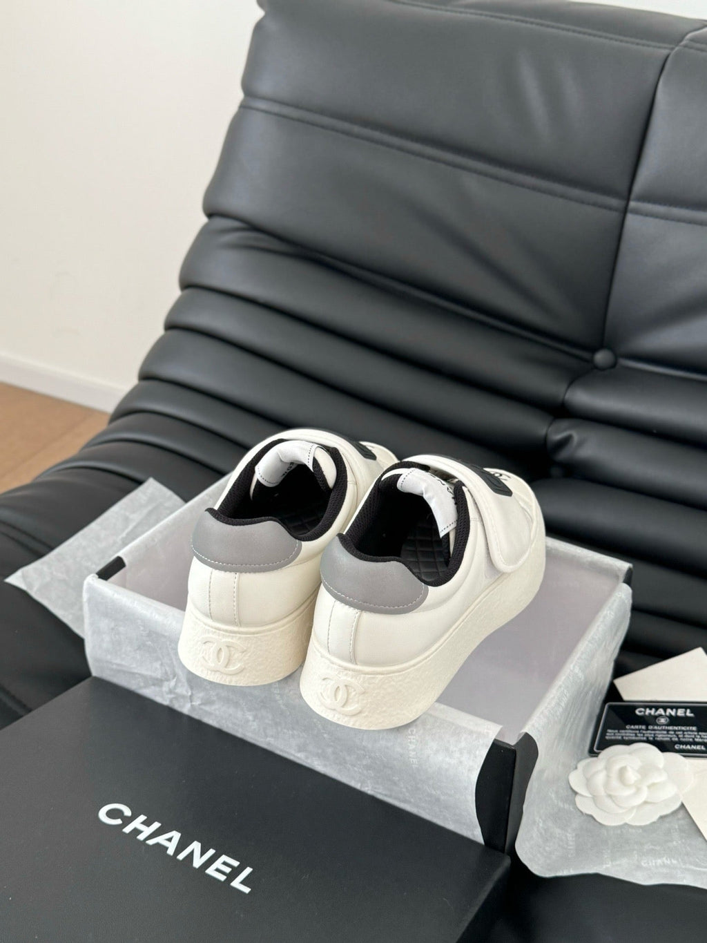 SE1543 Chanel Sneakers / Size5-11
