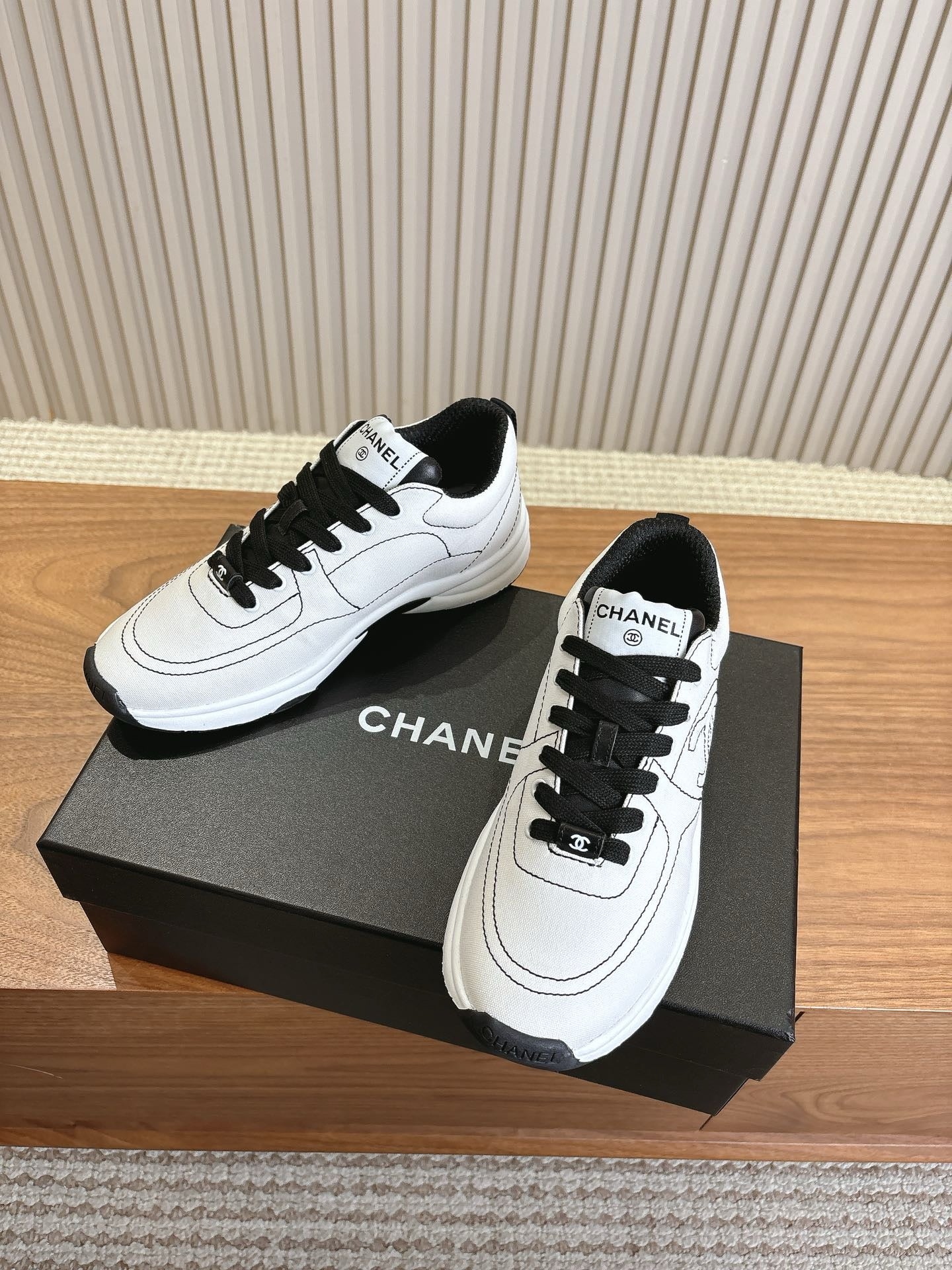 SE1544 Chanel Sneakers / Size5-10
