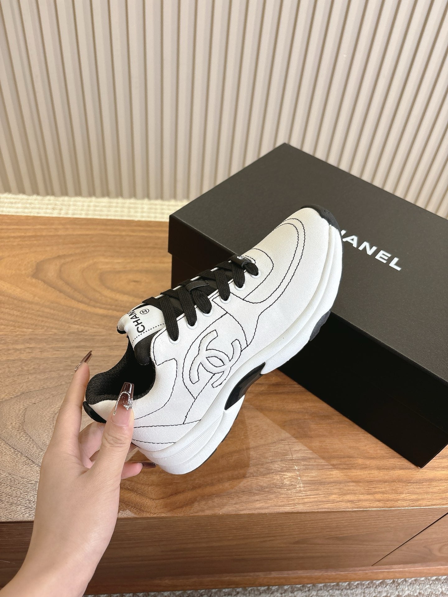 SE1544 Chanel Sneakers / Size5-10