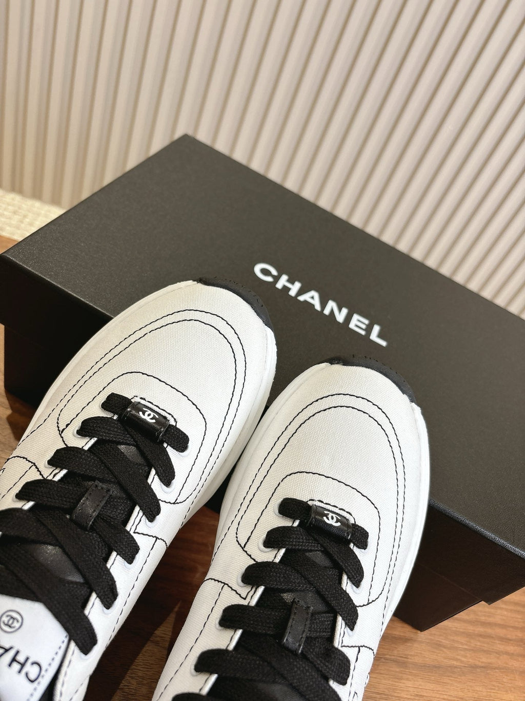 SE1544 Chanel Sneakers / Size5-10
