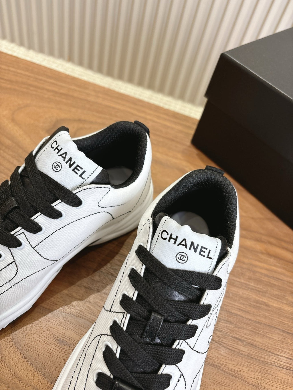SE1544 Chanel Sneakers / Size5-10