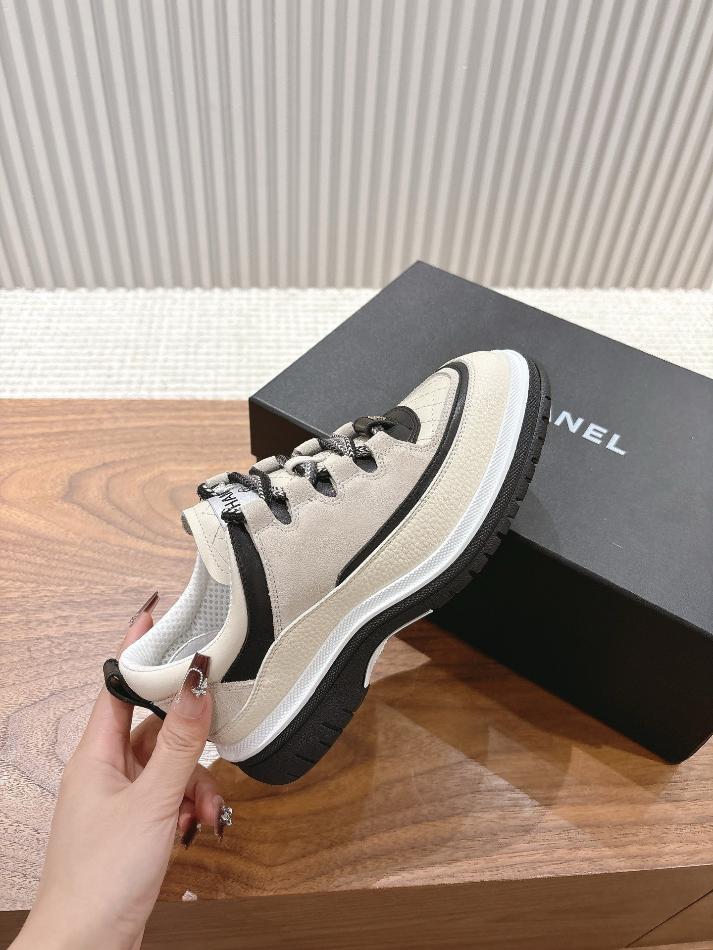SE1545 Chanel Sneakers / Size5-11