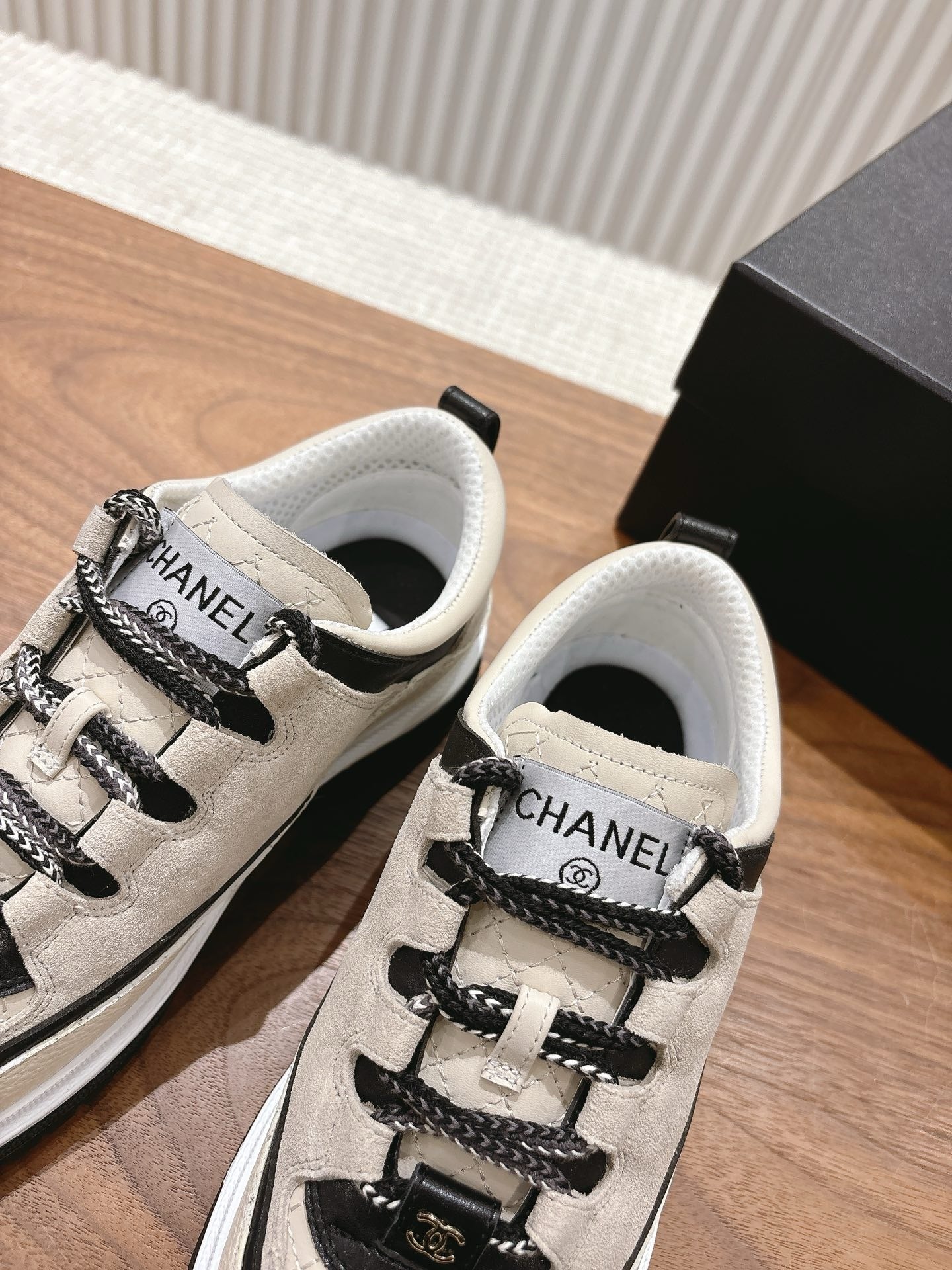 SE1545 Chanel Sneakers / Size5-11