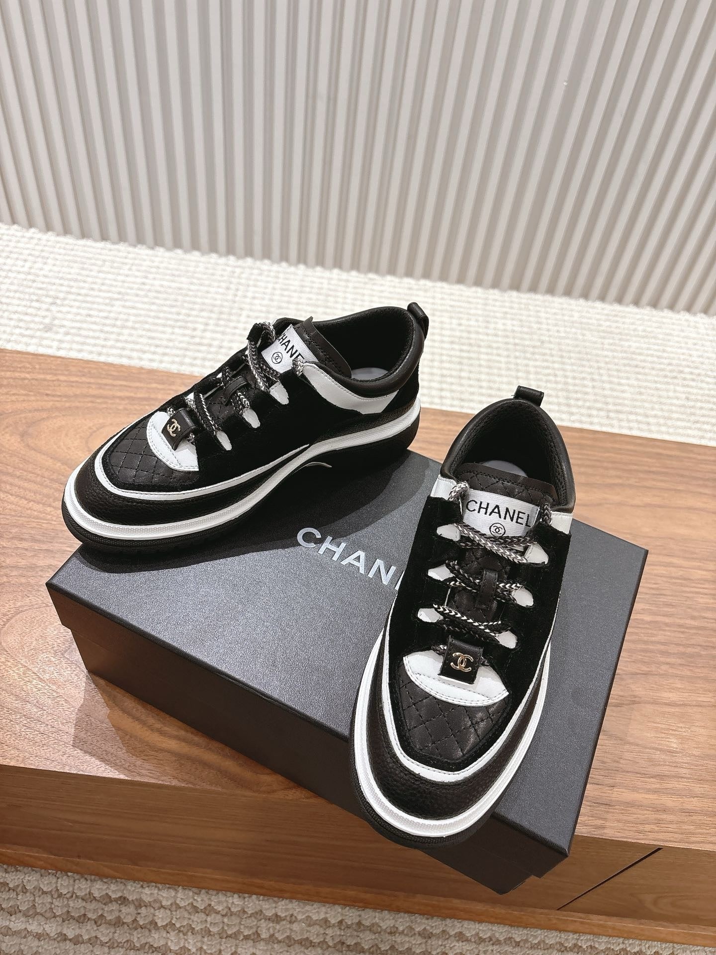 SE1546 Chanel Sneakers / Size5-11