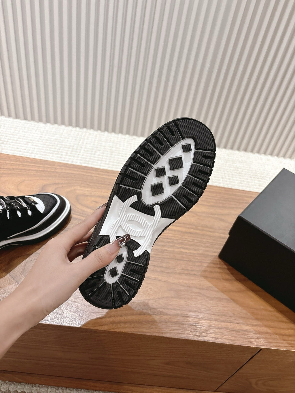 SE1546 Chanel Sneakers / Size5-11