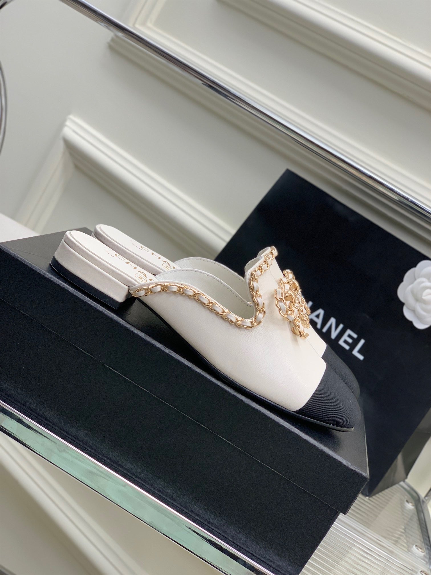 SE1154 CC Slippers / Size4-10