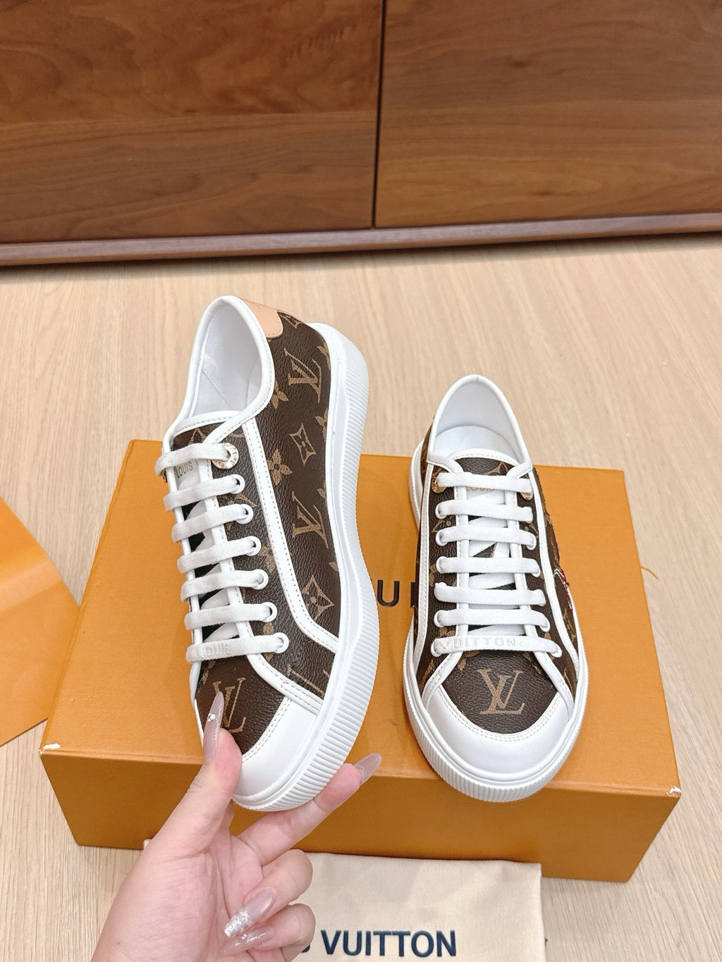 SE1734 LV x TM LV Lagoon Sneaker / Size5-11