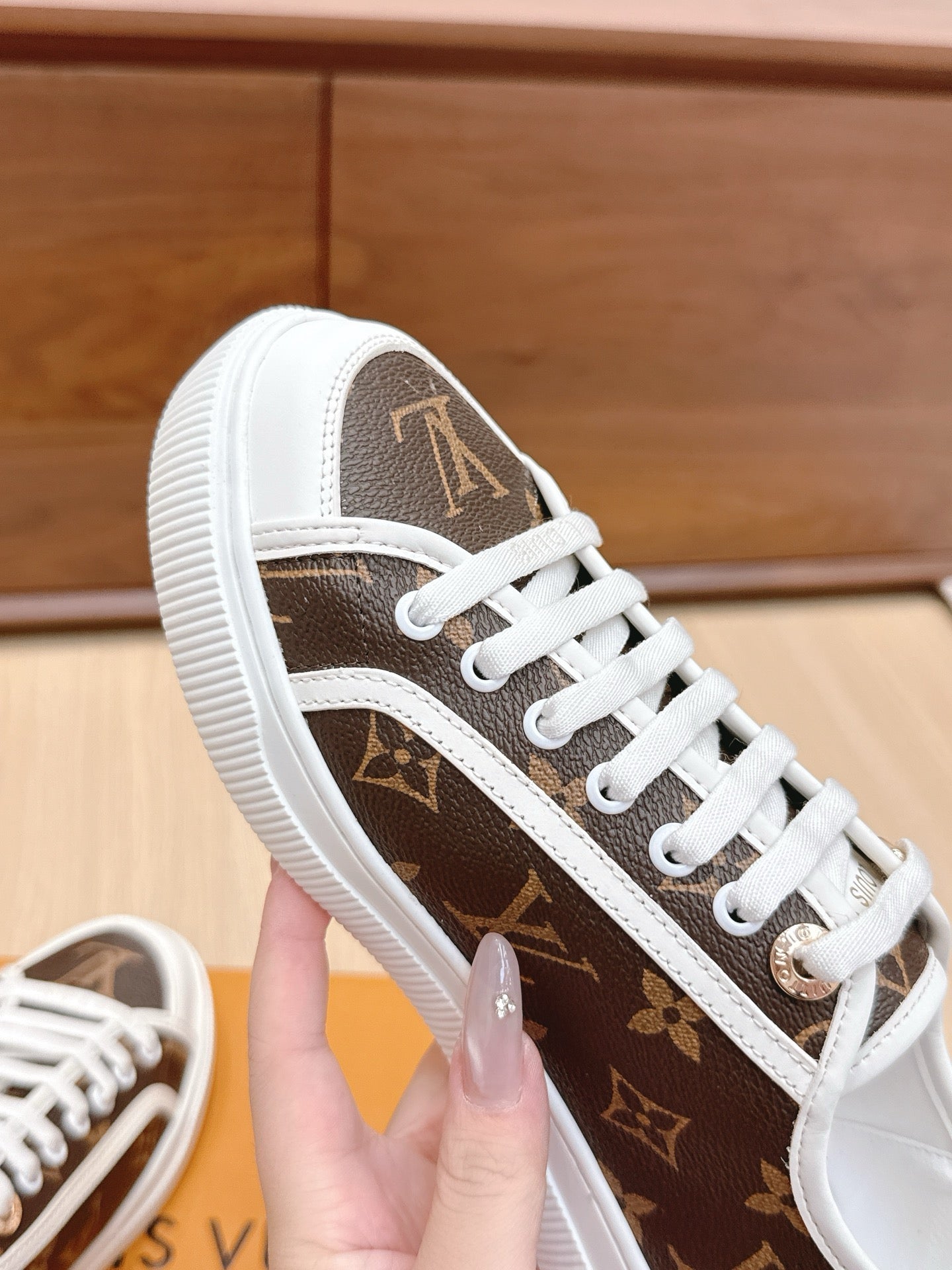 SE1734 LV x TM LV Lagoon Sneaker / Size5-11