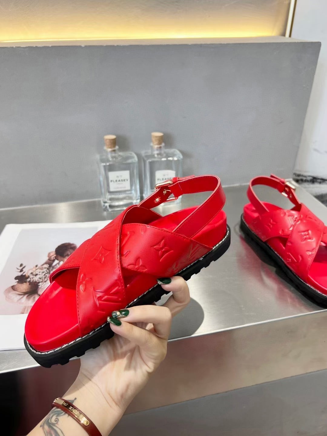 SE1074 LB Sandals /  Size5-11
