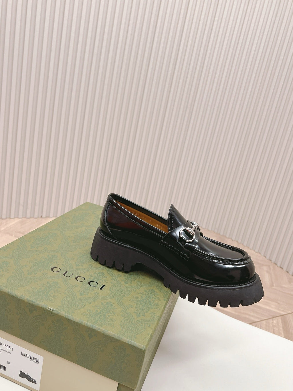 SE1511 GUCCI Women's loafer with Horsebit / Size5-11