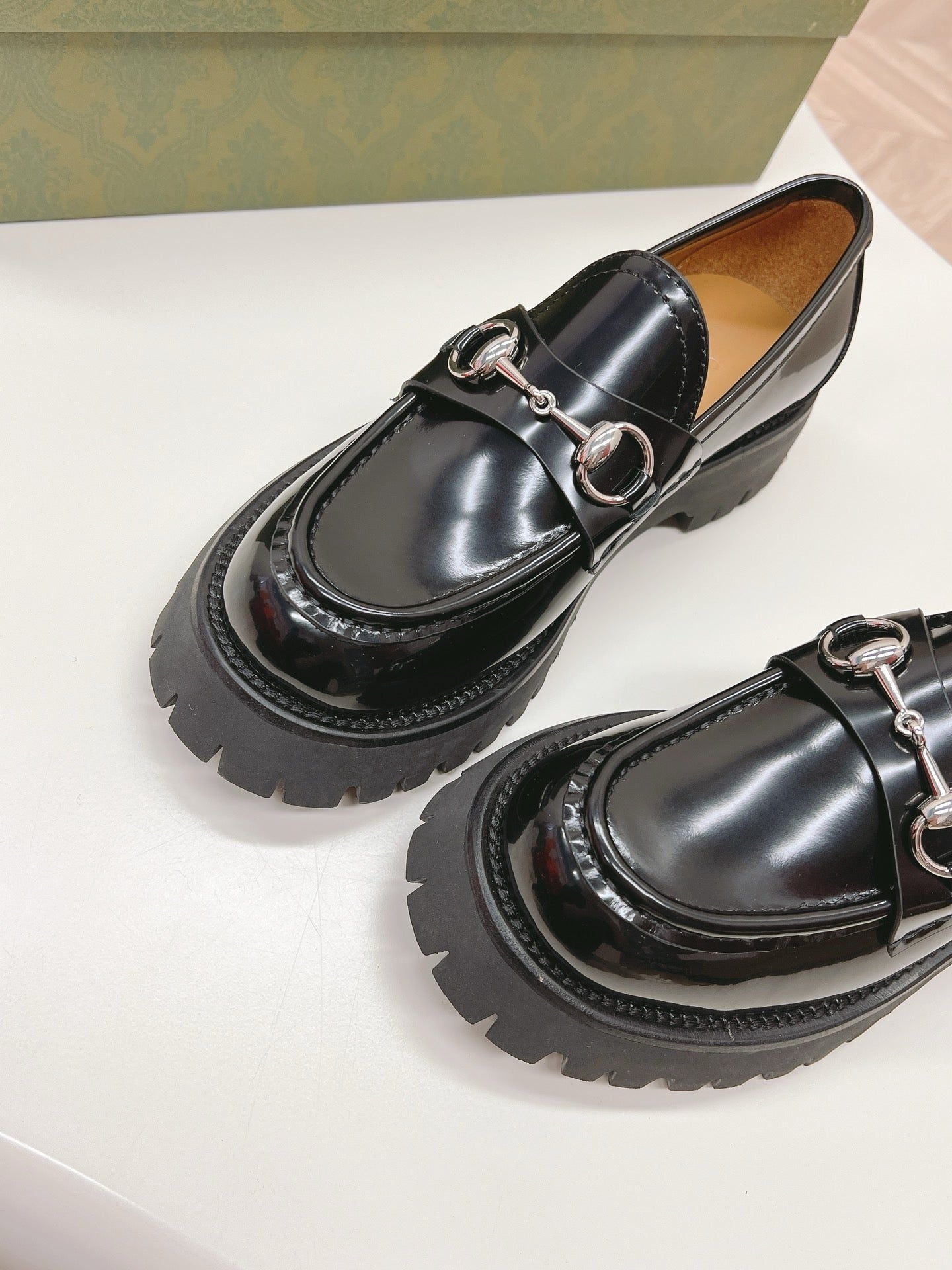 SE1511 GUCCI Women's loafer with Horsebit / Size5-11