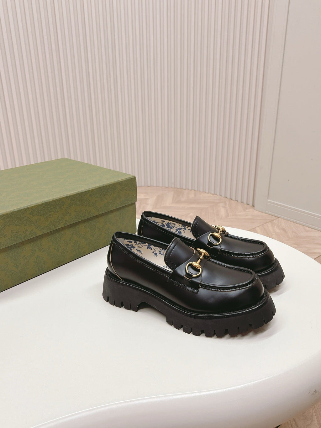 SE1513 GUCCI Women's Lug Sole Loafer with Horsebit/ Size5-11