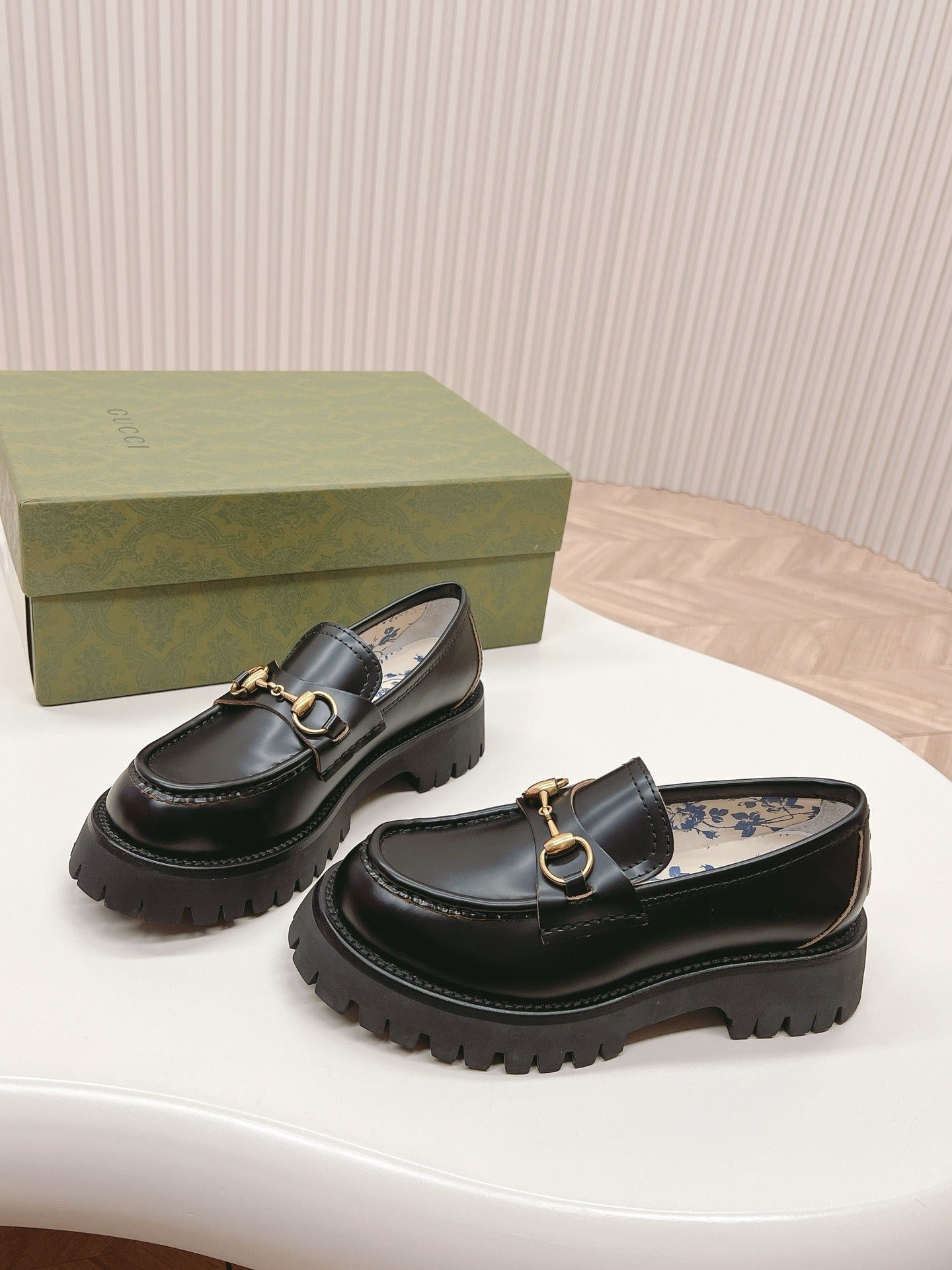 SE1513 GUCCI Women's Lug Sole Loafer with Horsebit/ Size5-11
