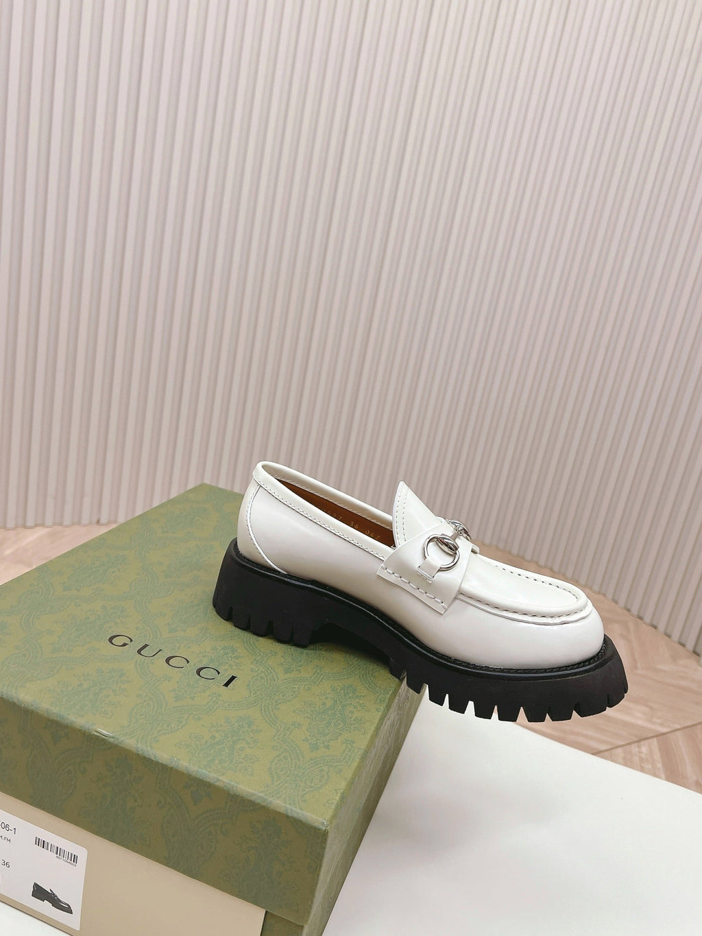 SE1512 GUCCI Women's loafer with Horsebit / Size5-11